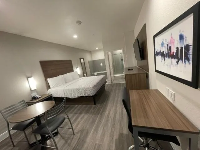 Bed in Palace Inn Blue - Garth Rd