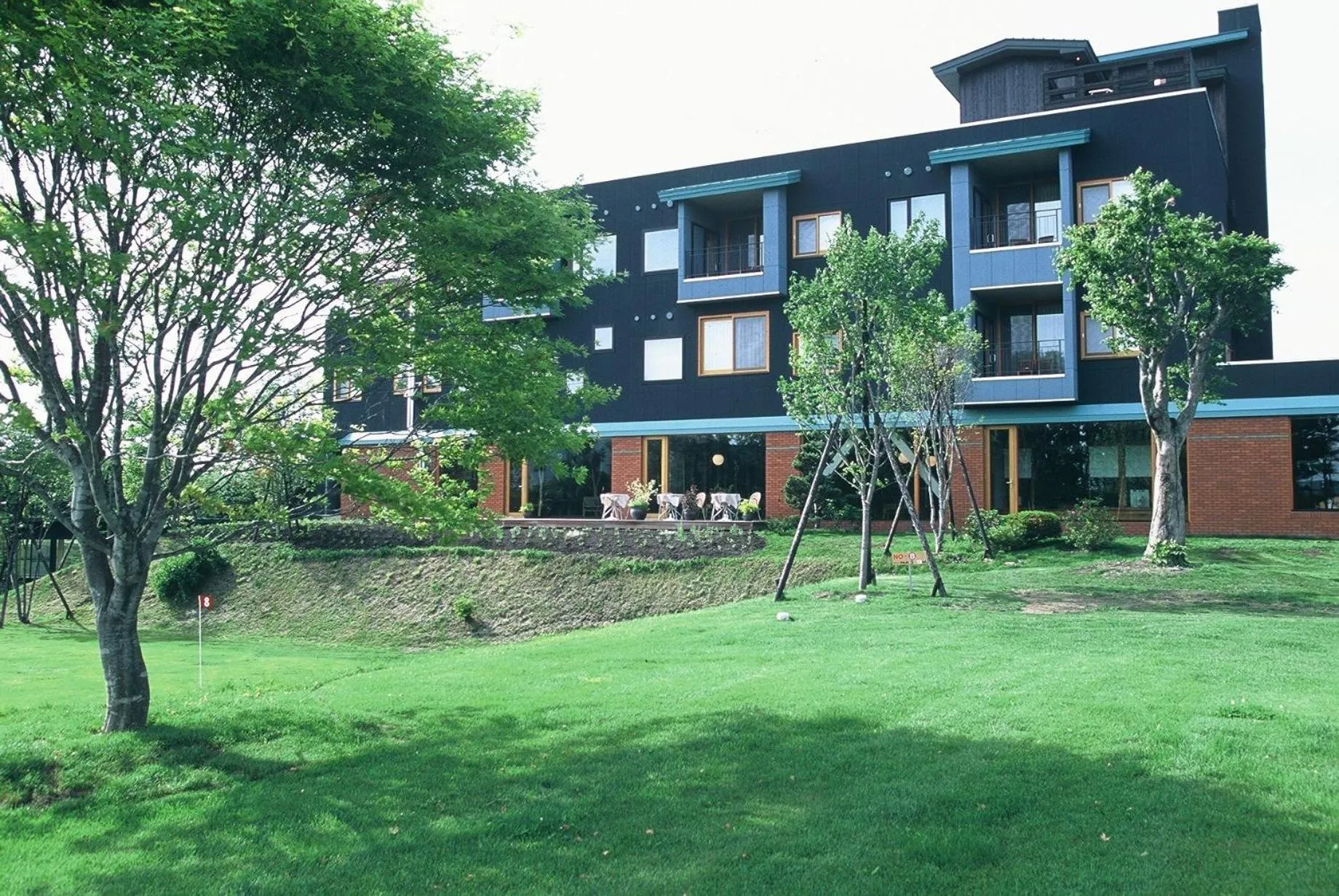 Facade/entrance in Sanyoan