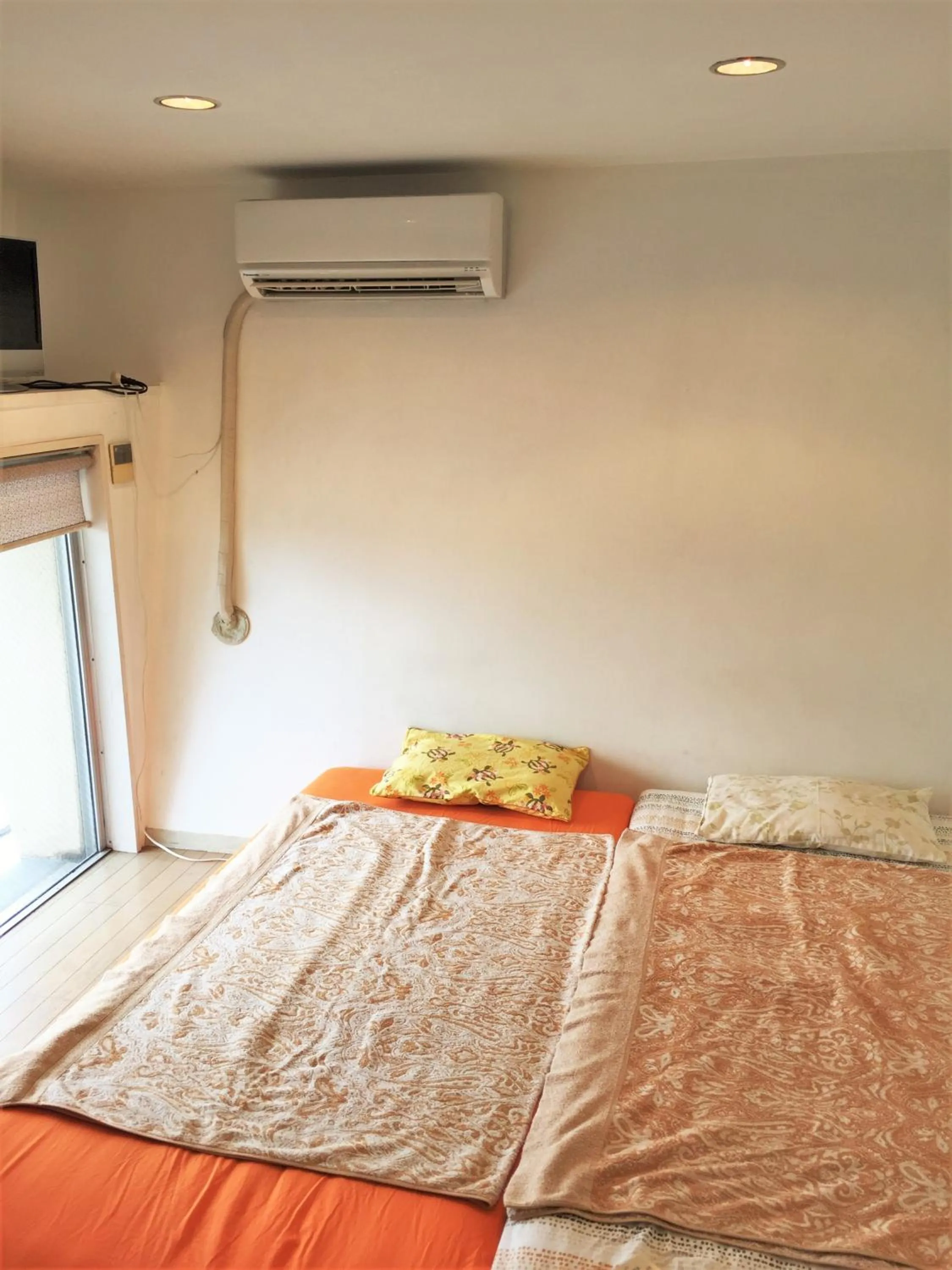 Photo of the whole room, Bed in Palette Takashimadaira guest house
