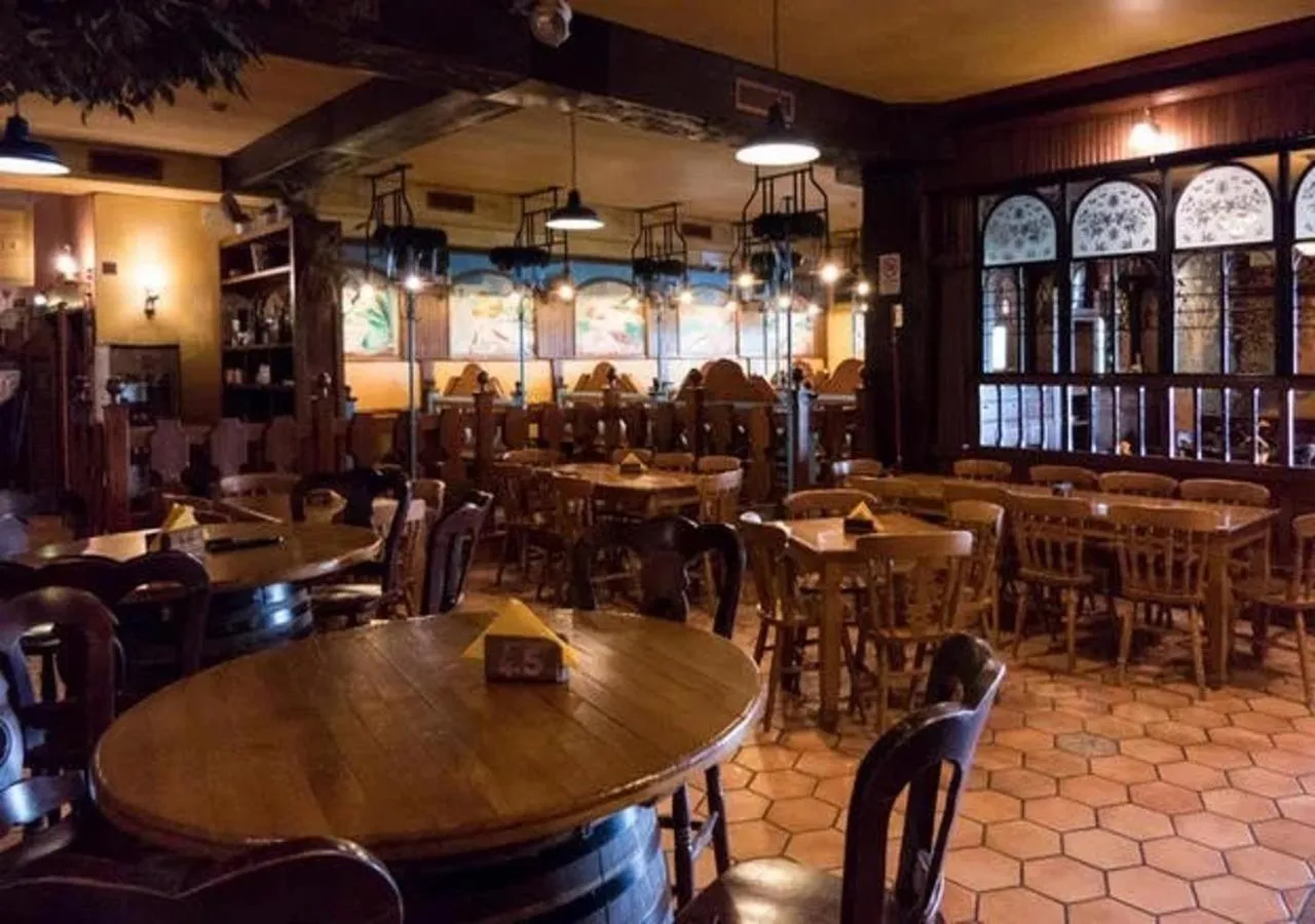 Restaurant/places to eat in RESIDENCE OLD STORIES