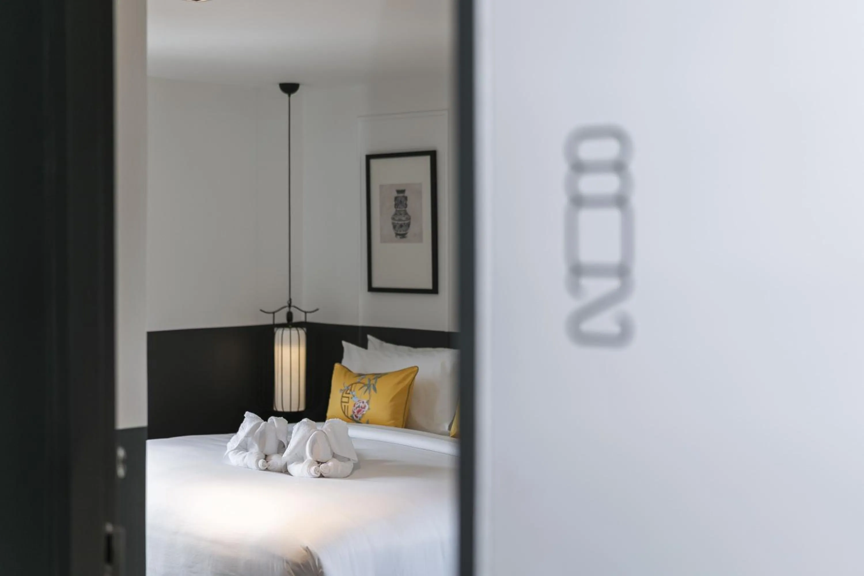 Photo of the whole room, Bed in The Lantern Hatyai Hotel