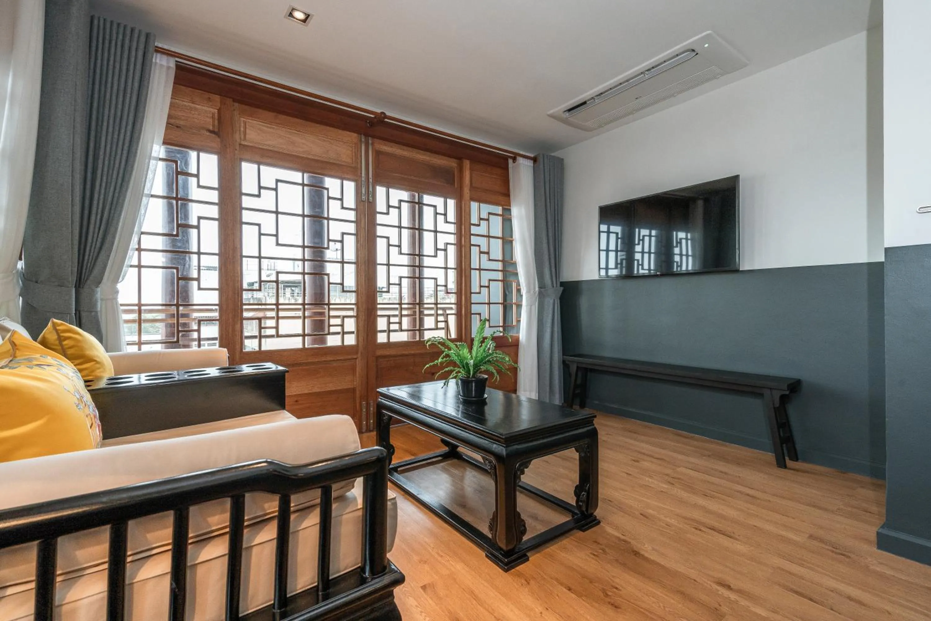 Living room in The Lantern Hatyai Hotel