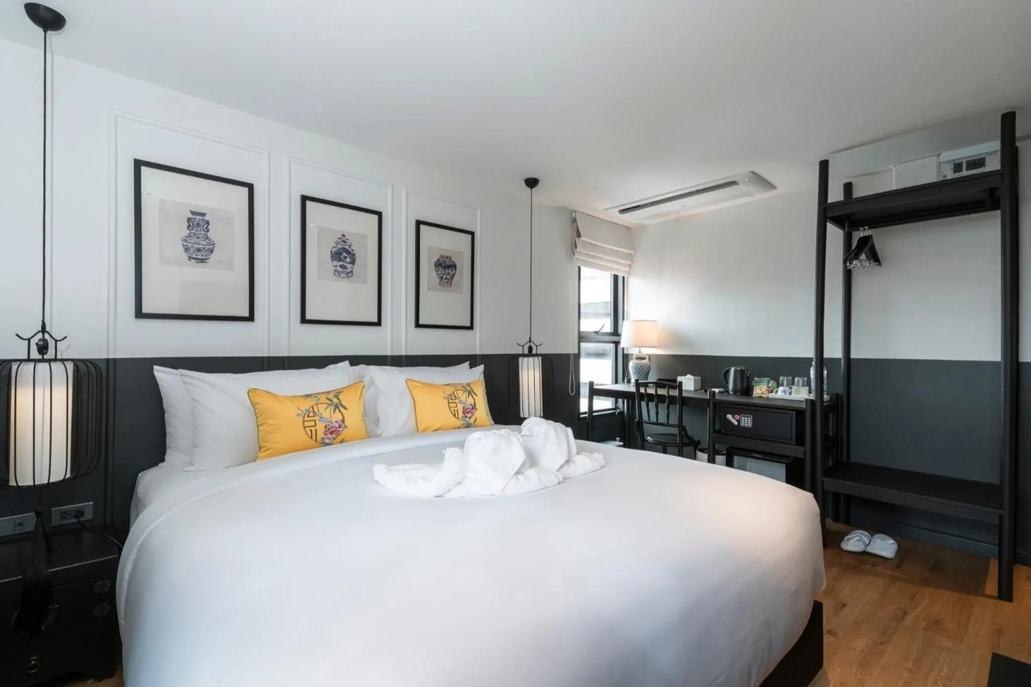 Bed in The Lantern Hatyai Hotel