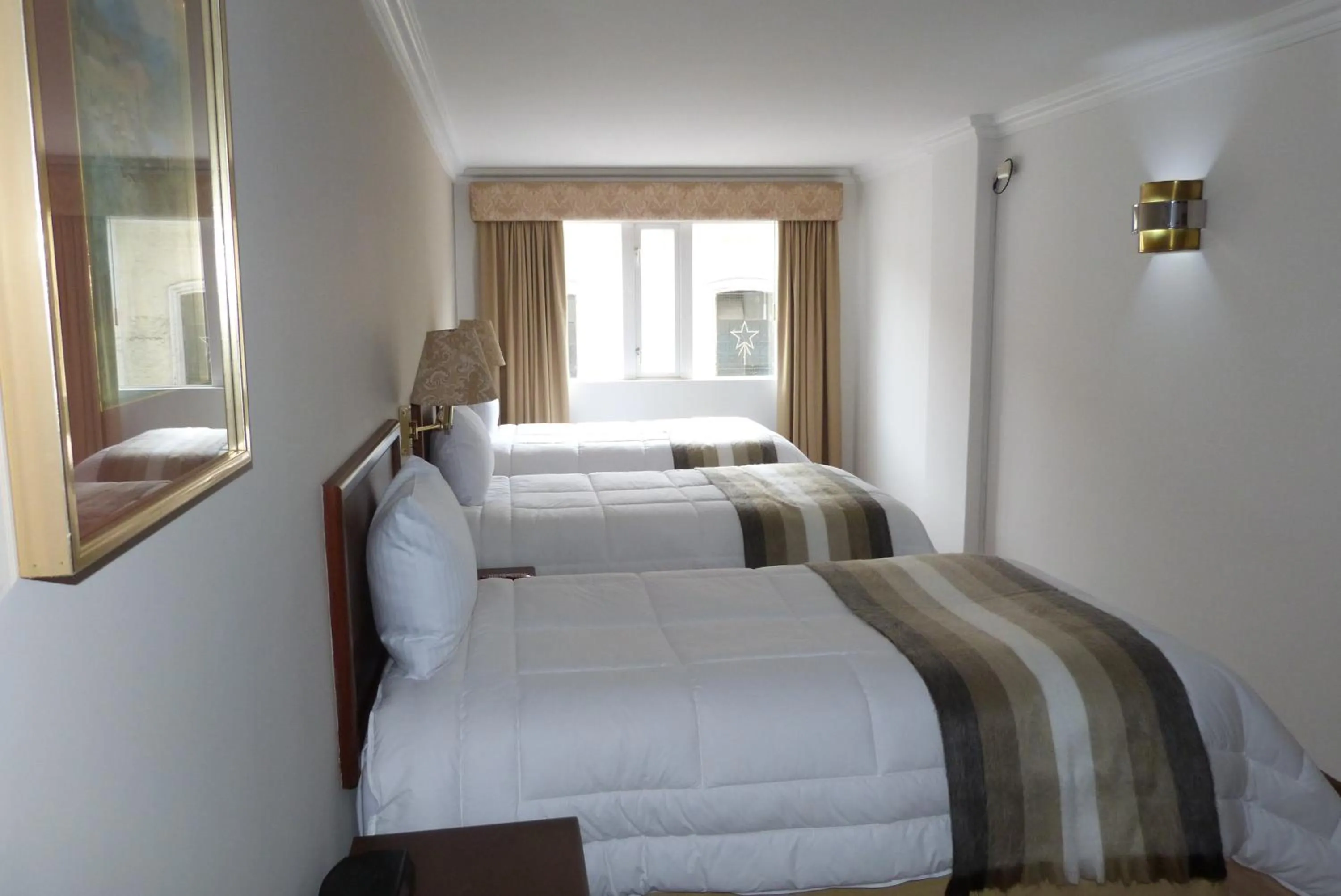 Photo of the whole room, Bed in Hotel El Conquistador