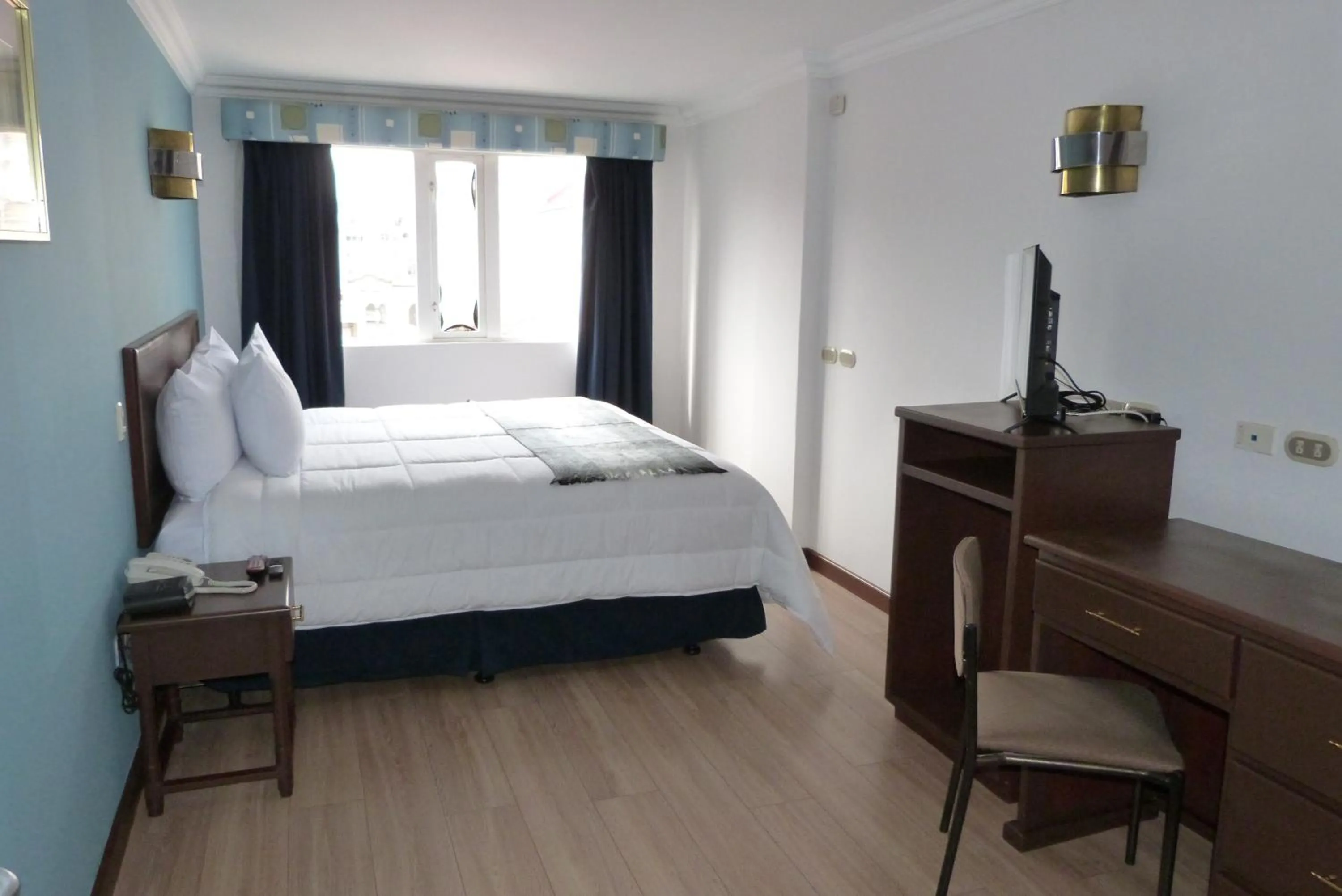 Photo of the whole room, Bed in Hotel El Conquistador