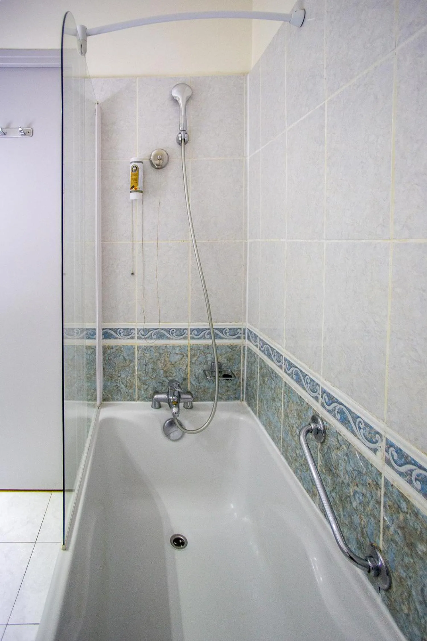 Bathroom in Azur Hôtel