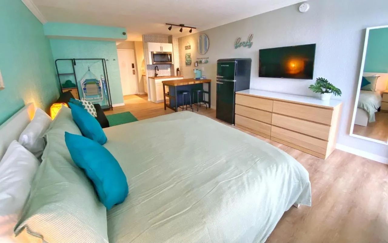 Bed in Castaways Resort Studios