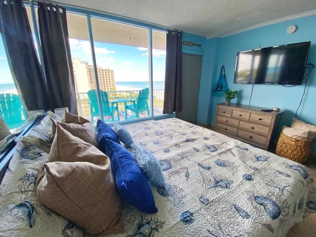 Bed in Castaways Resort Studios