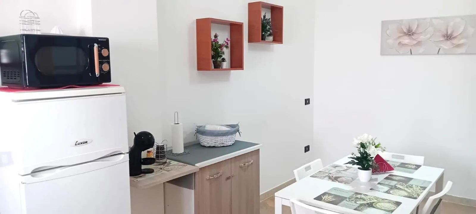 Dining area in SHORT LETS Radici di Puglia