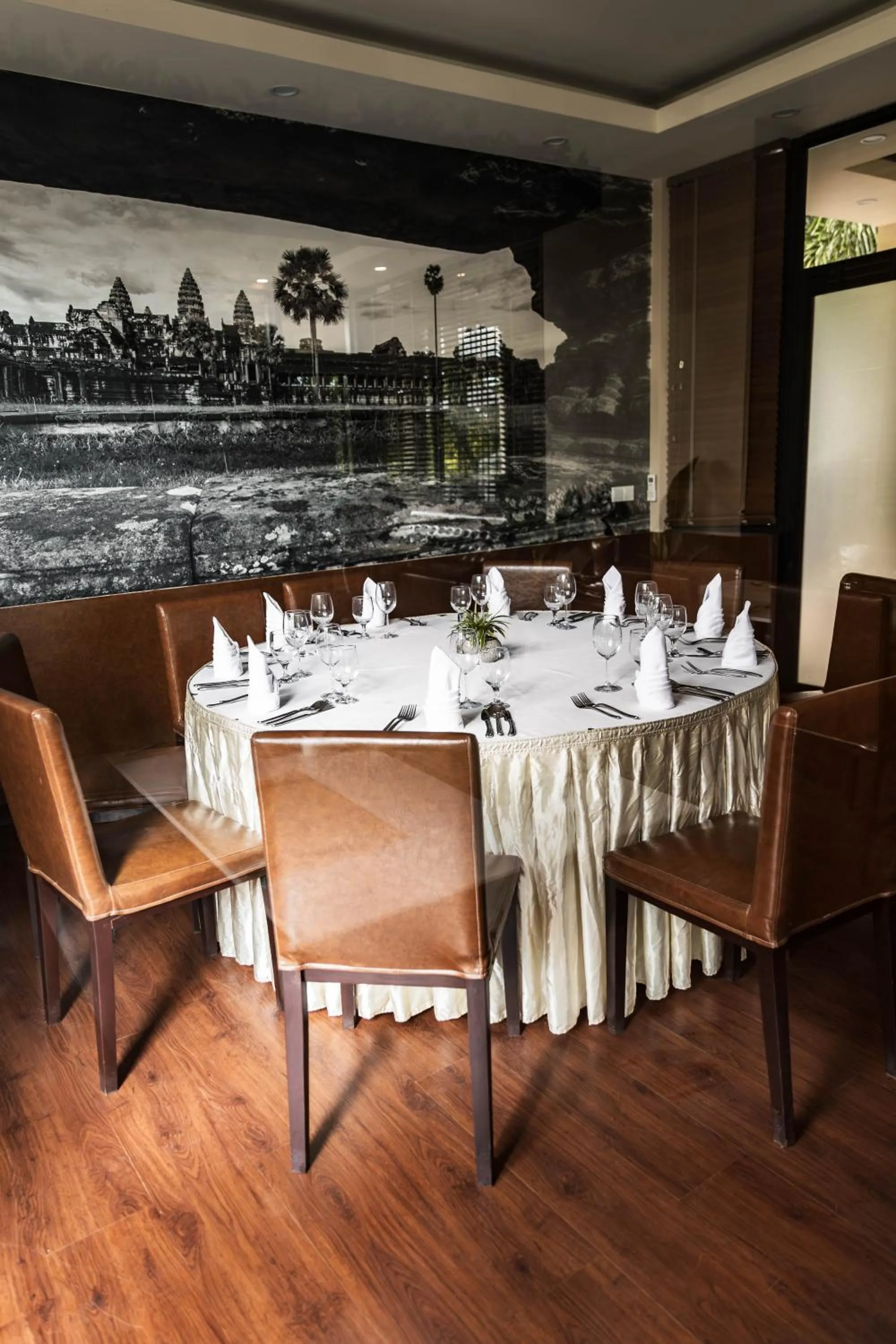 Restaurant/places to eat in Amatak Boutique Hotel