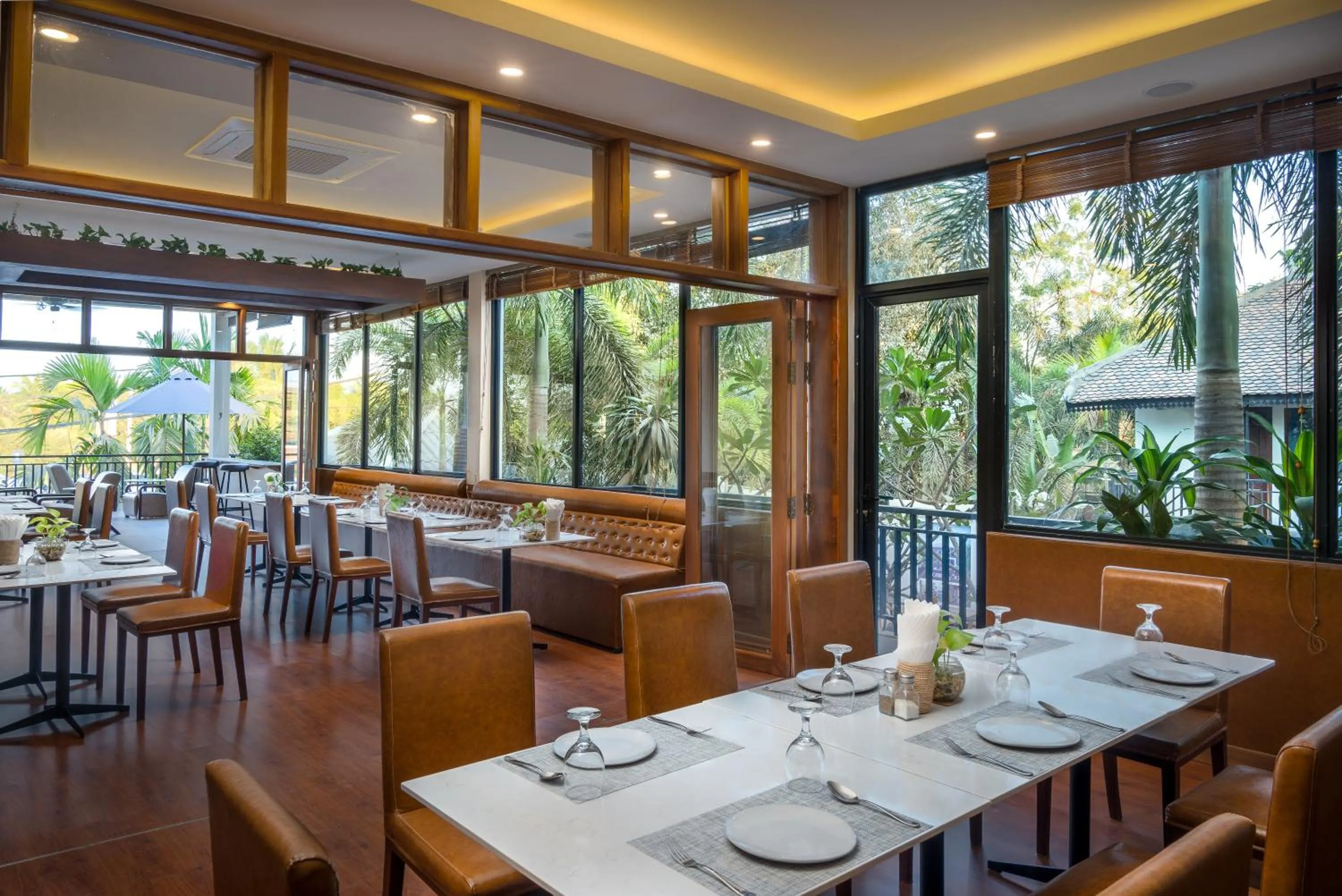 Restaurant/places to eat in Amatak Boutique Hotel