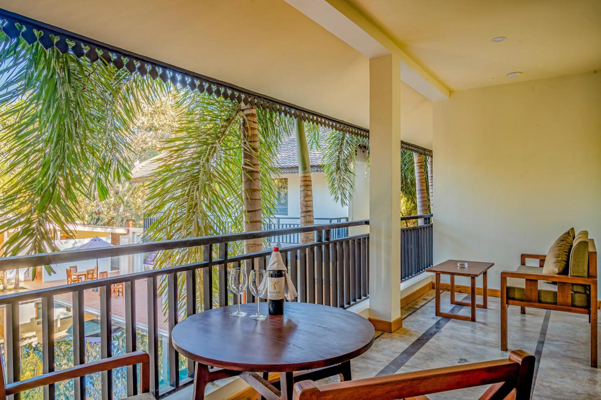 Restaurant/places to eat in Amatak Boutique Hotel