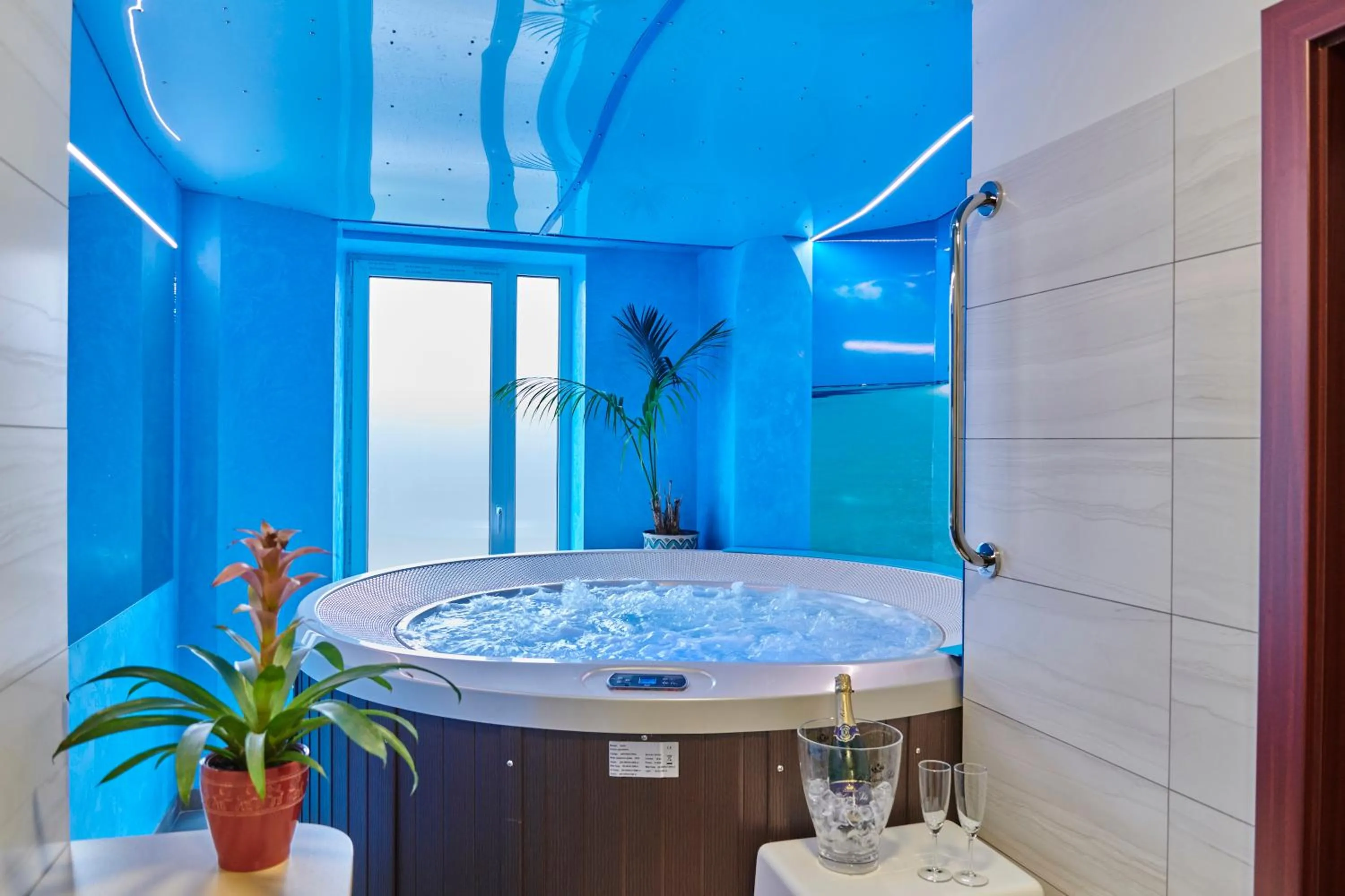 Hot Tub in Komorni Hurka