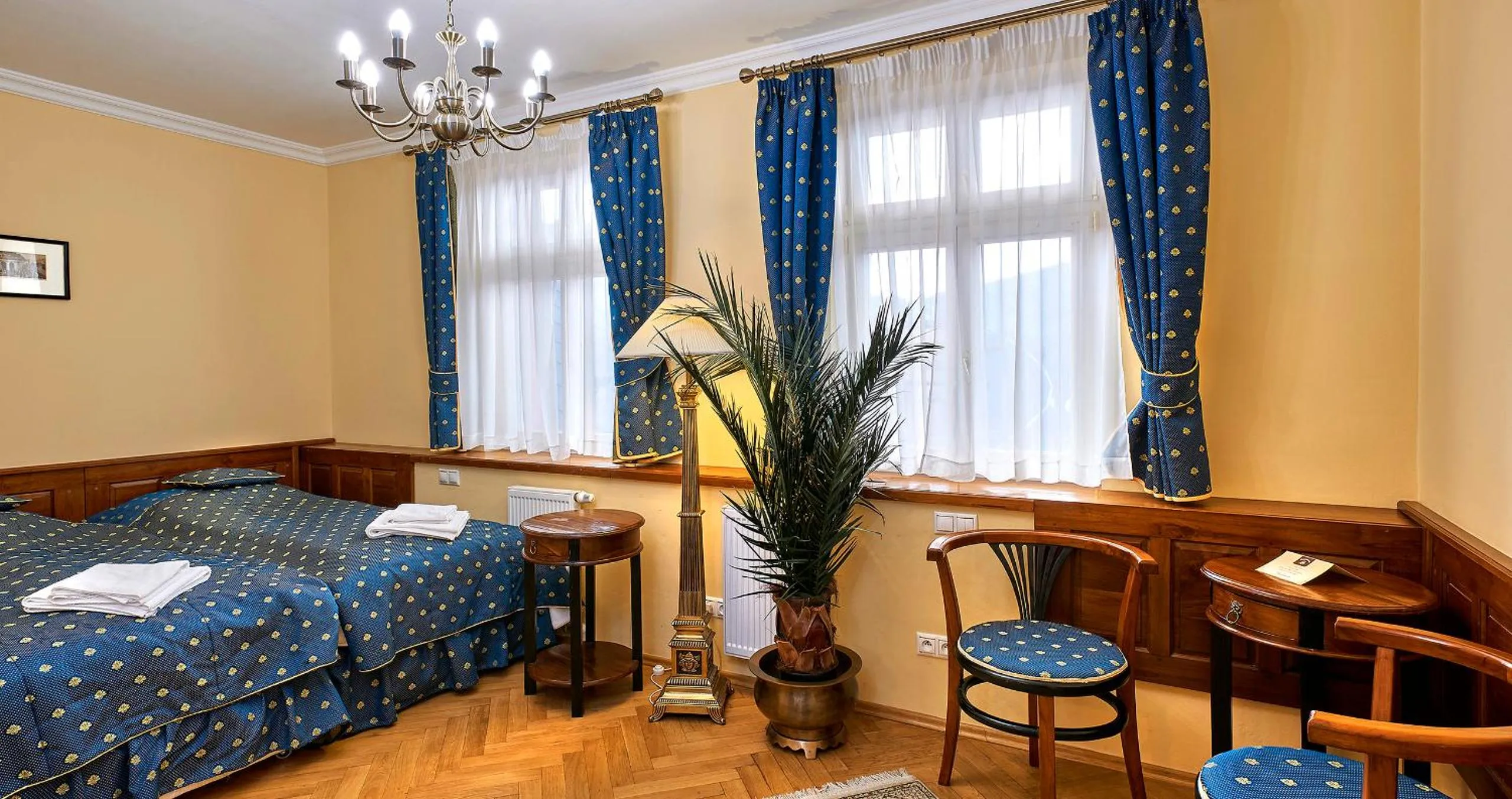 Bed in Salvator Hotel