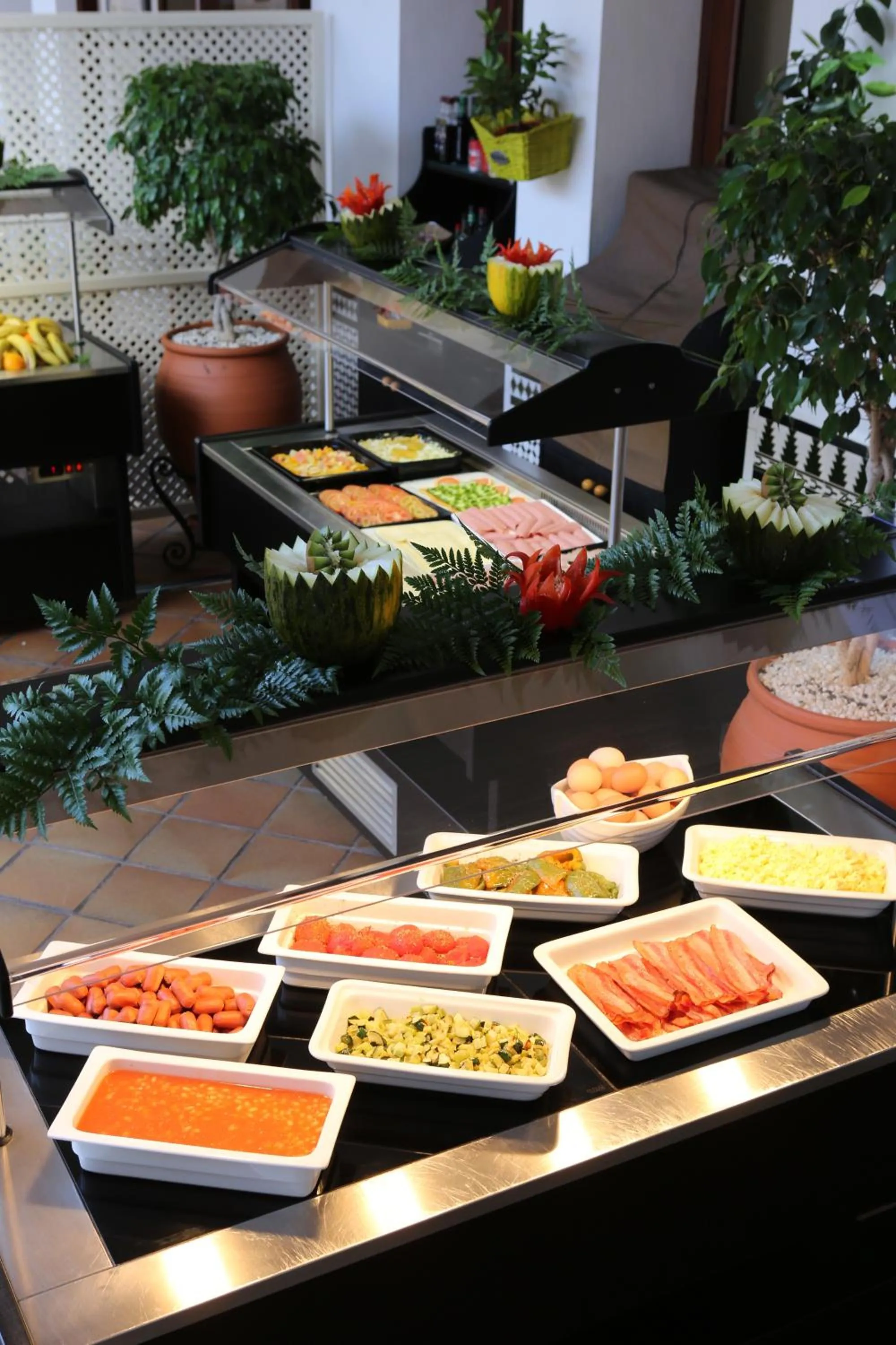 Food in Ona Beverly Hills Suites