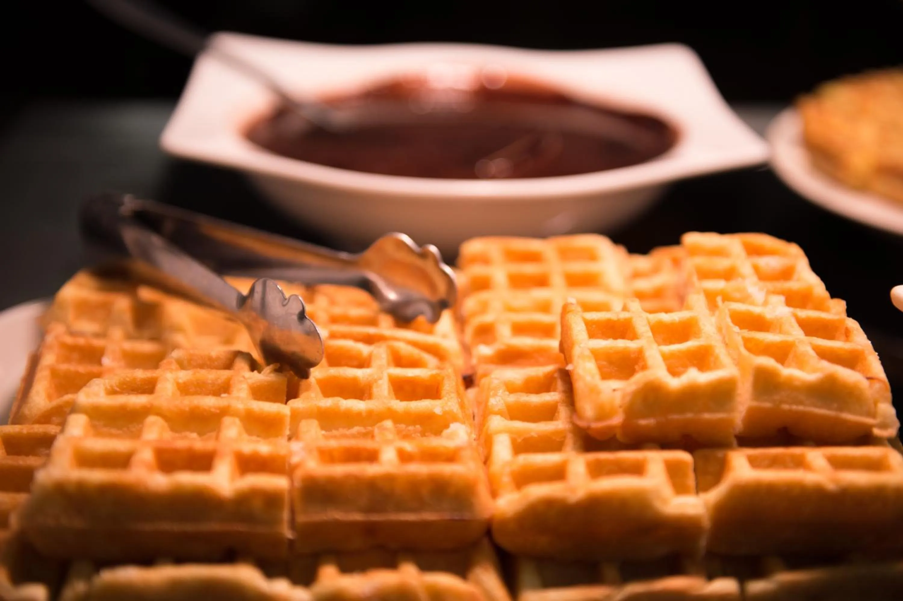 Restaurant/places to eat in Ona Beverly Hills Suites