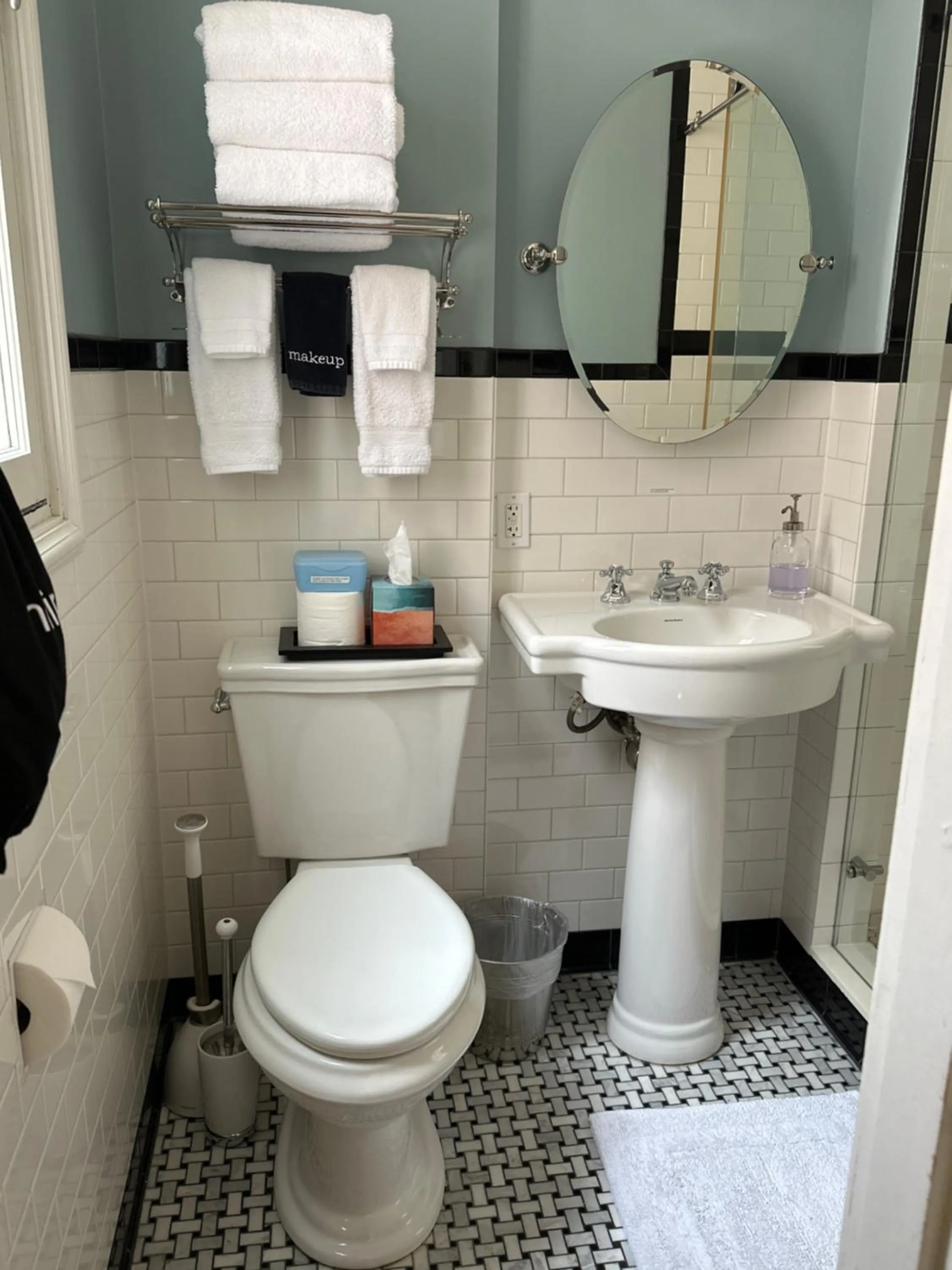 Toilet in City House Bed and Breakfast