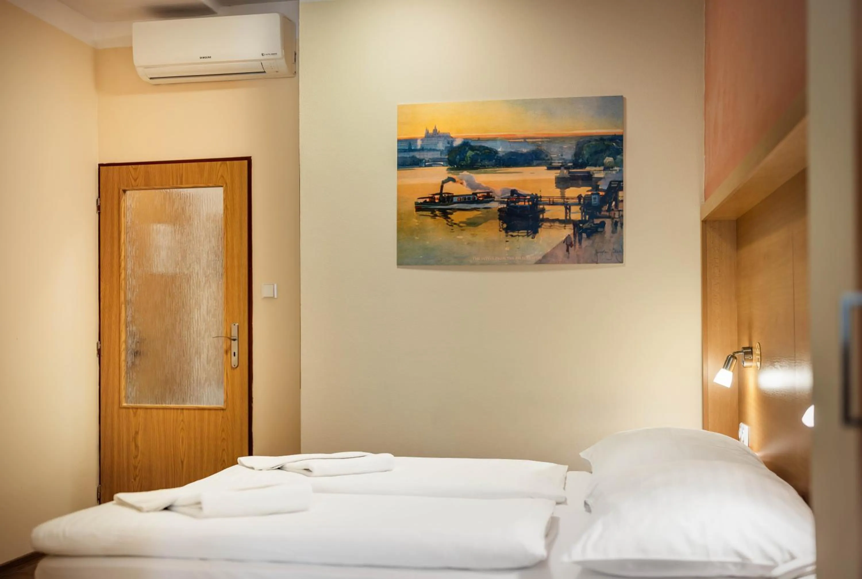 Bed in Residence BENE