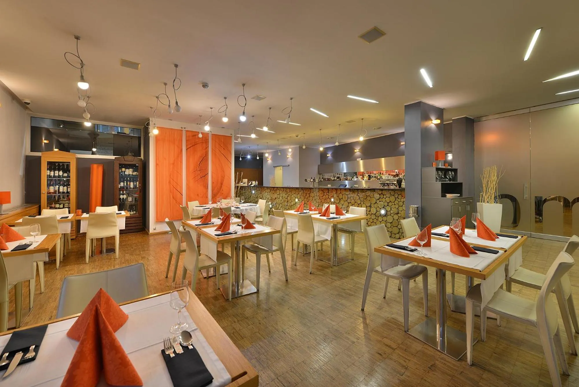 Restaurant/places to eat in Omnia Hotel Relax & Wellness