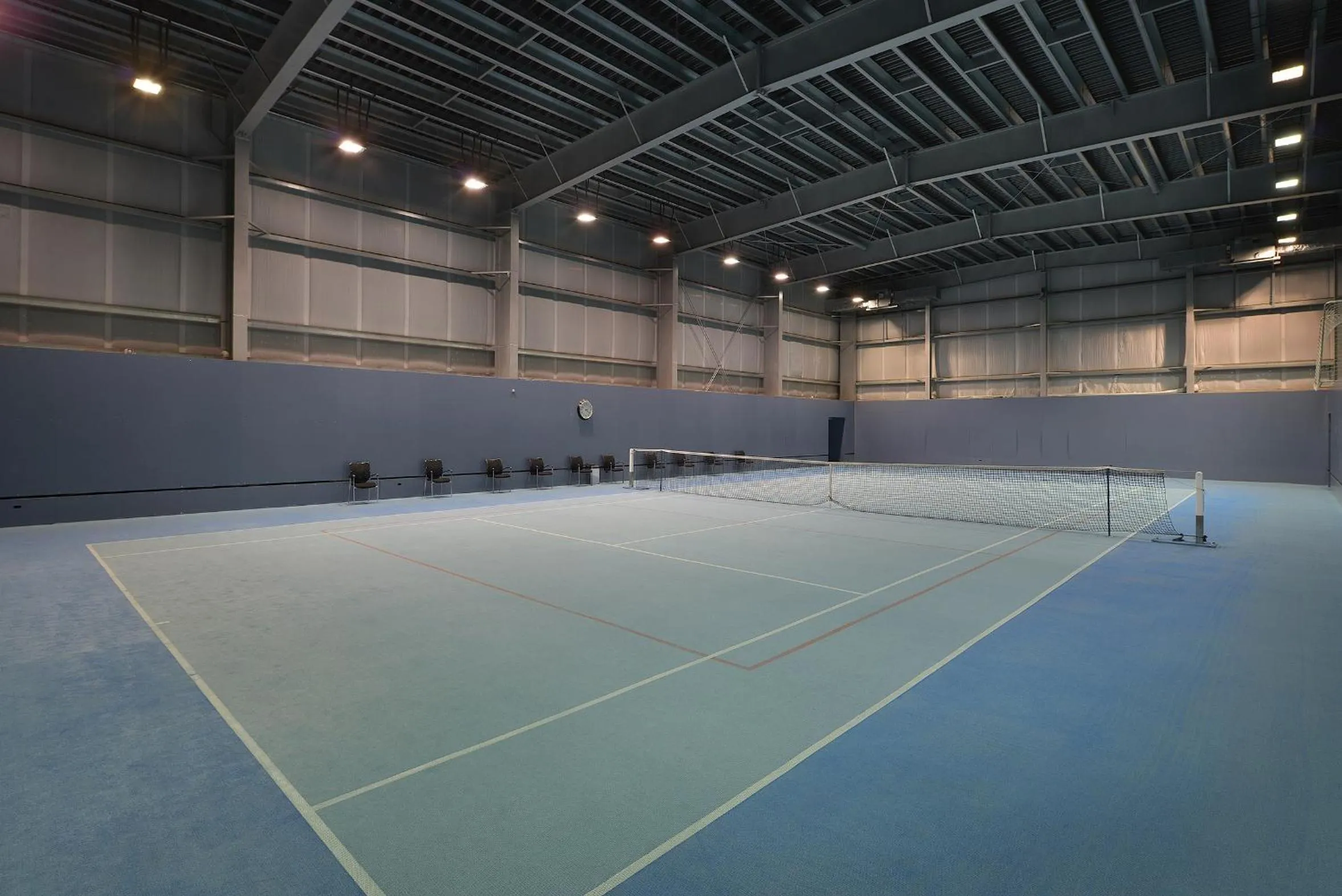 Tennis court in Omnia Hotel Relax & Wellness