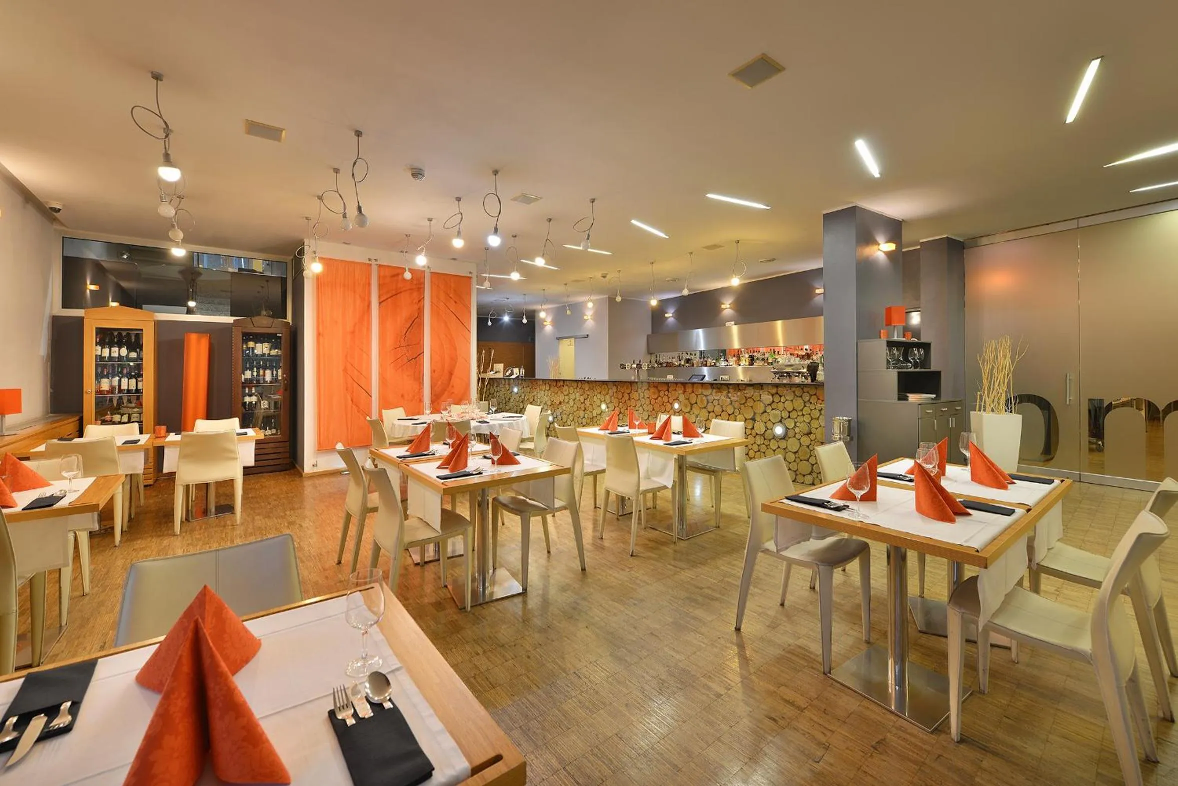 Restaurant/places to eat in Omnia Hotel Relax & Wellness