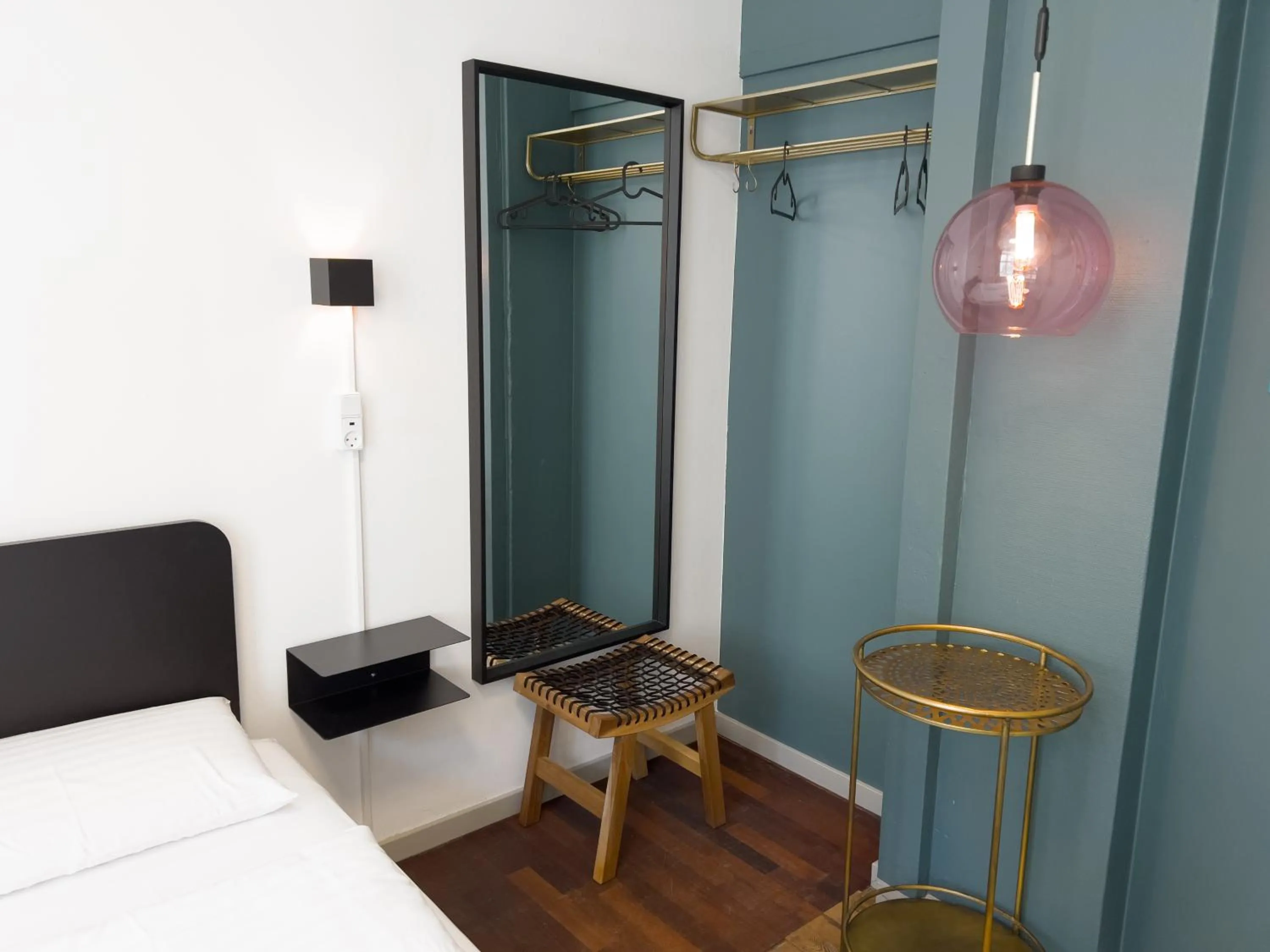 wardrobe, Bed in where to sleep