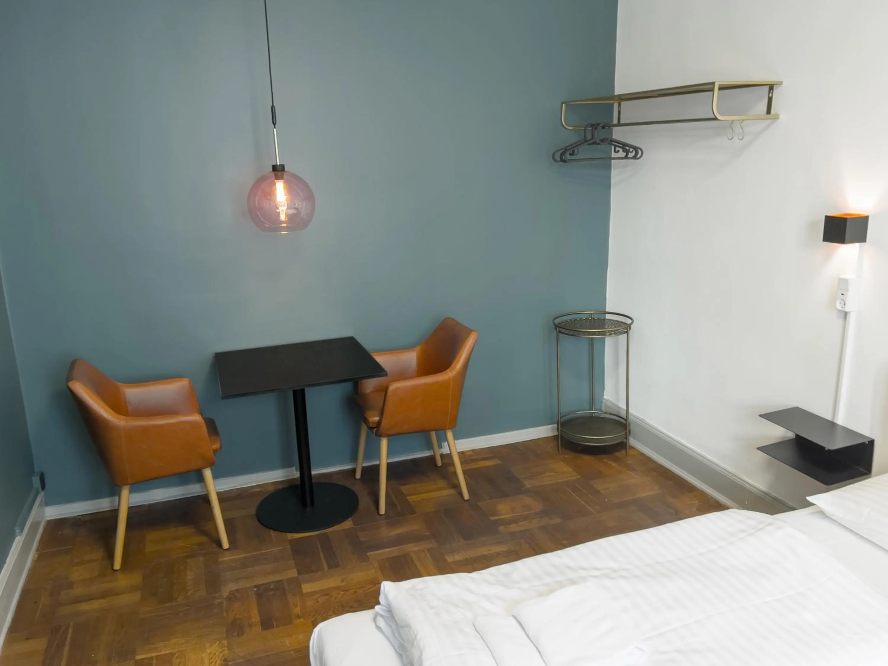 Photo of the whole room, Bed in where to sleep