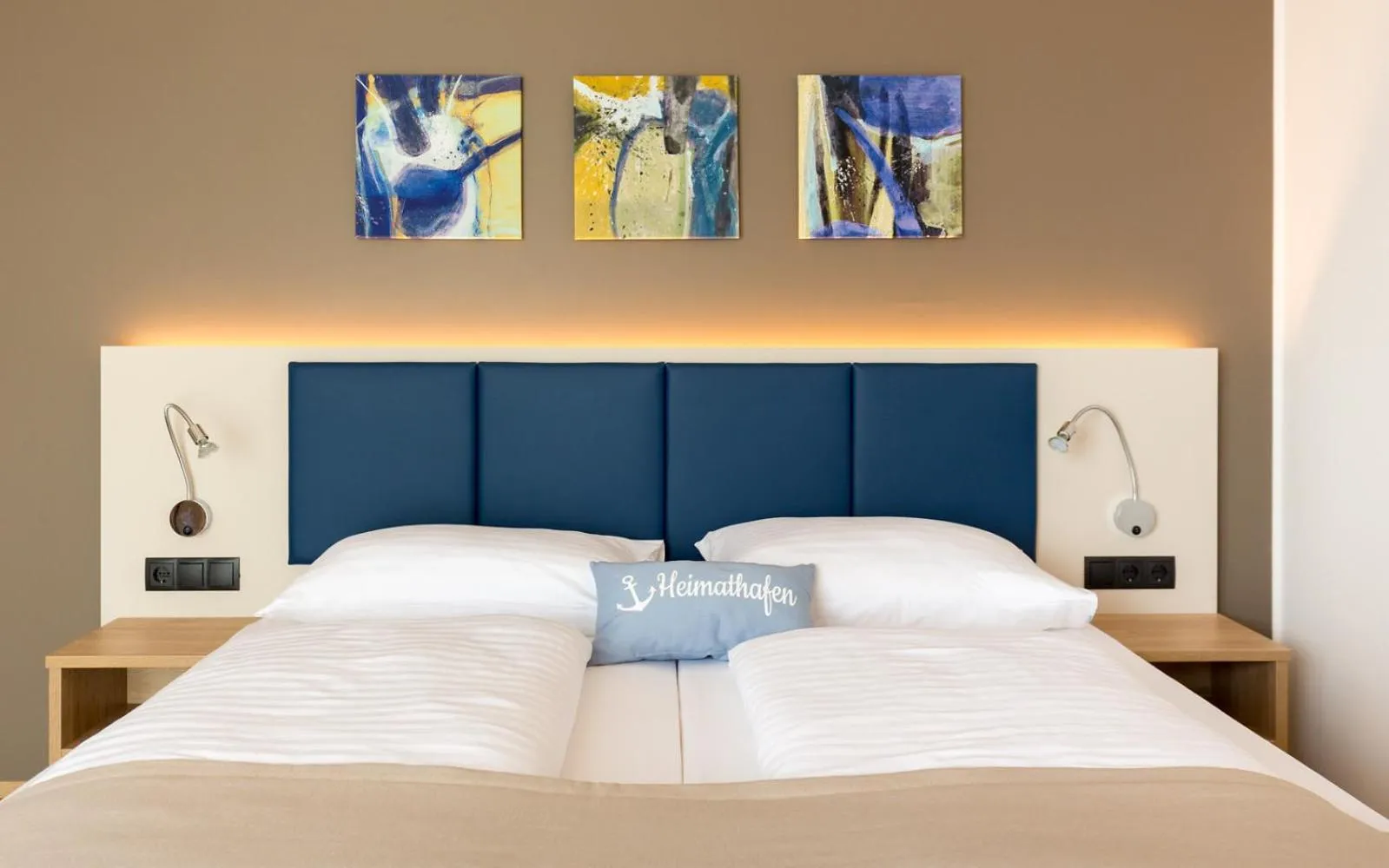 Photo of the whole room, Bed in Hotel am See Rust