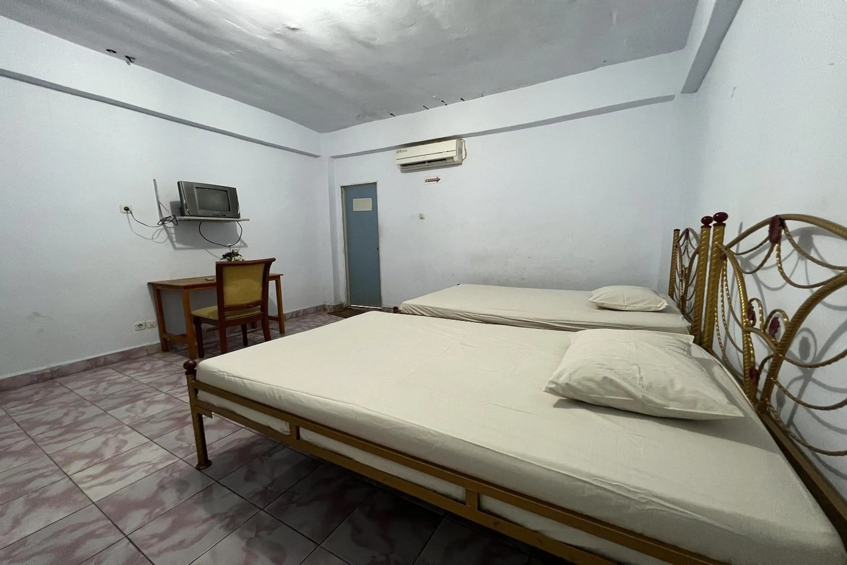 Bedroom, Bed in Hotel O Surya HotelNearTaman Anggrek Pkk Watansoppeng