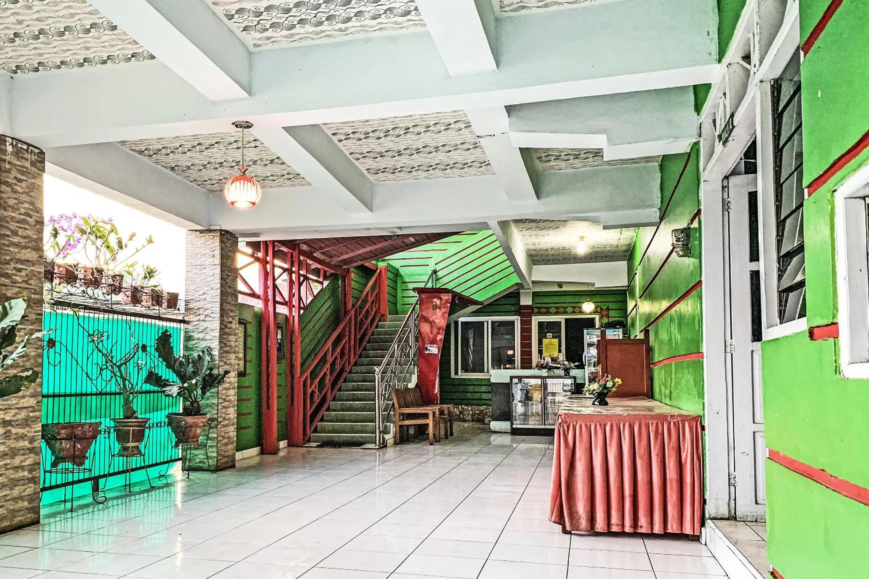 Lobby or reception in Hotel O Surya HotelNearTaman Anggrek Pkk Watansoppeng