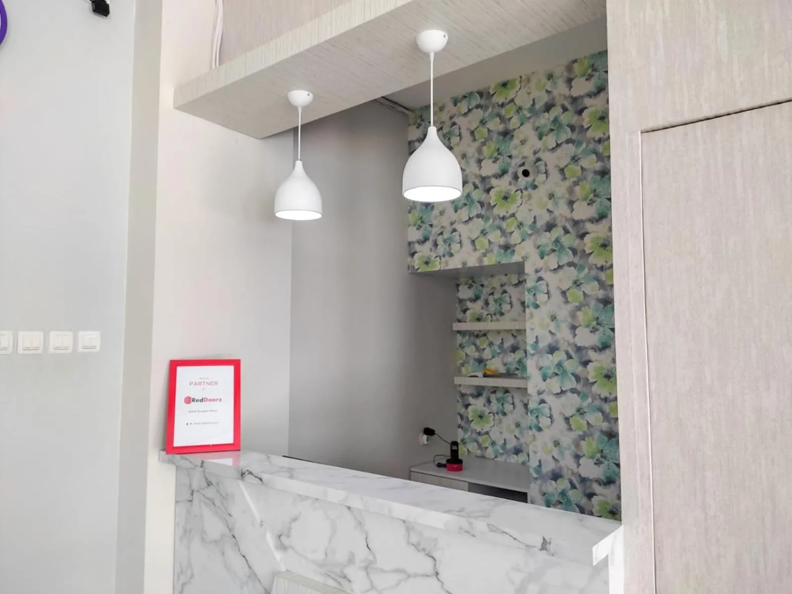 RedDoorz Syariah near GOR Satria Area