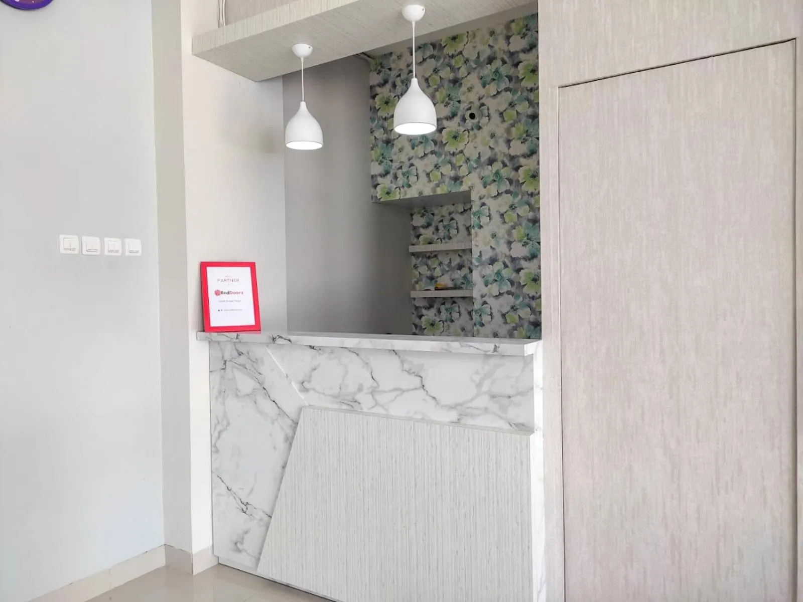 RedDoorz Syariah near GOR Satria Area