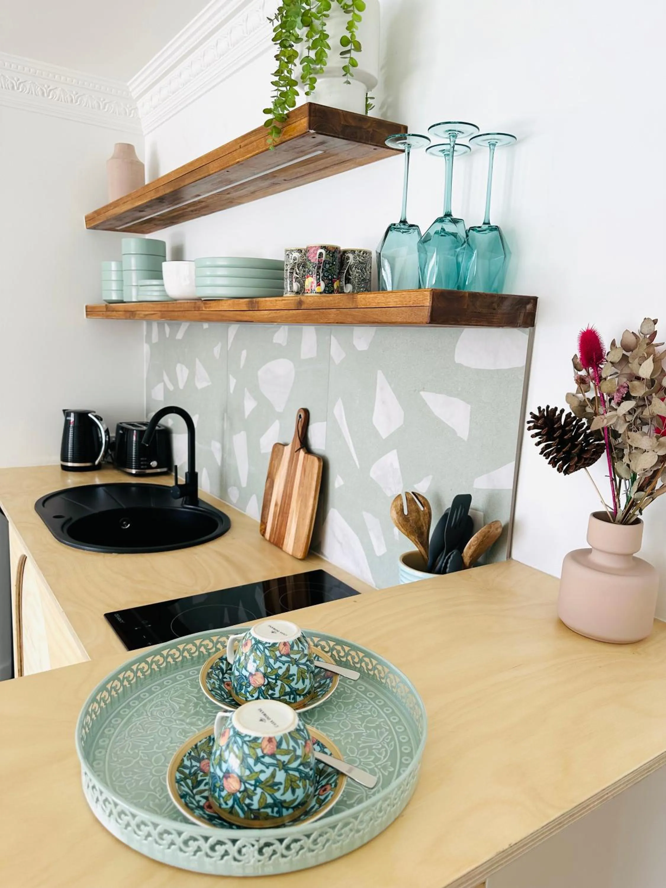 Kitchen or kitchenette in Tessa's on the Beach