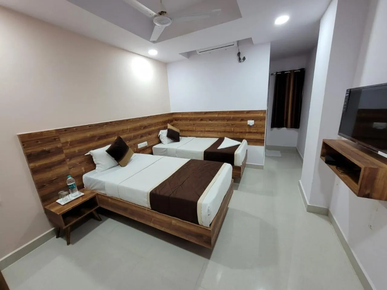 Bedroom, Bed in Hotel Prime Jubilee