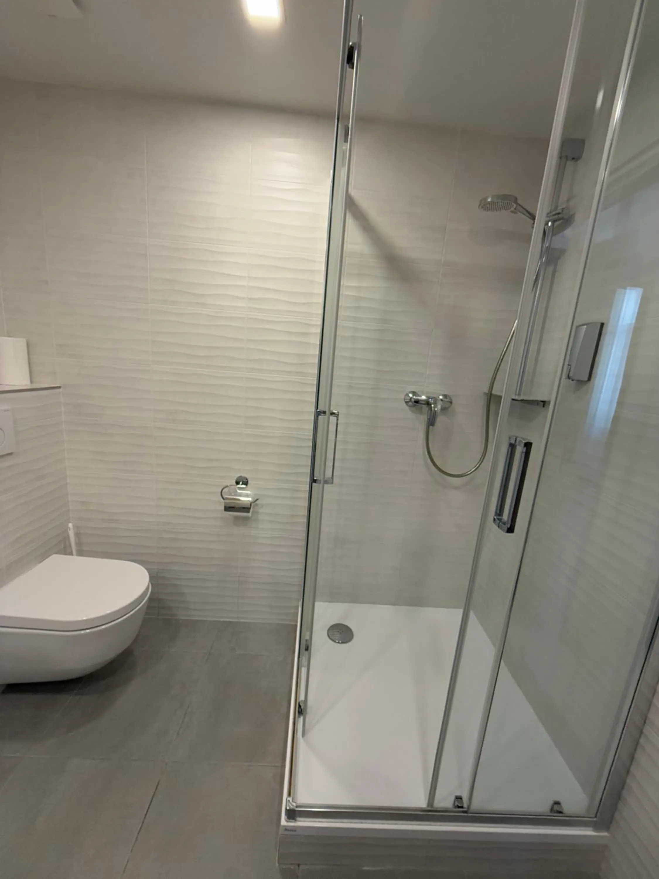 Bathroom in Hotel King George