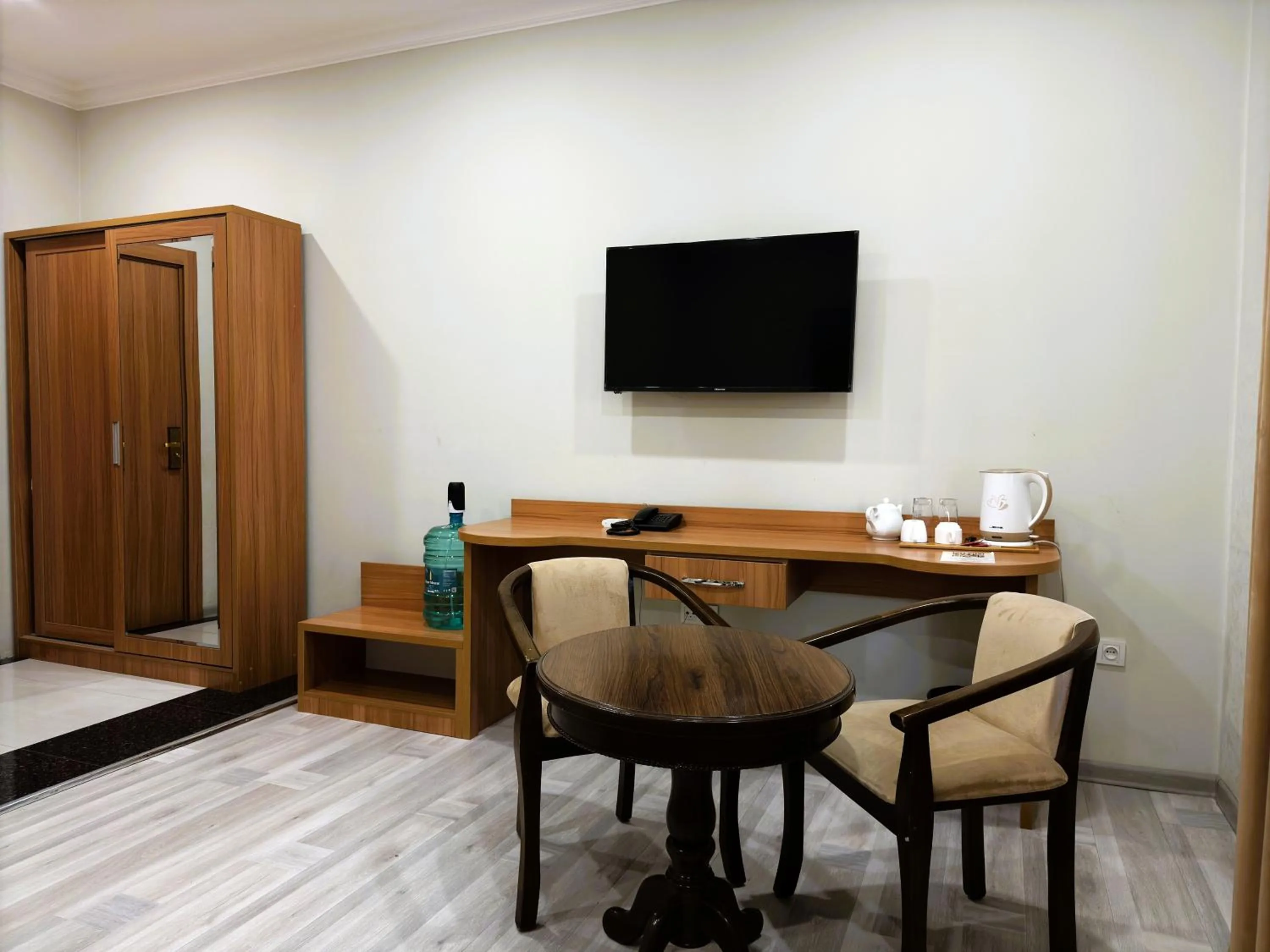 Shower in The Moon Hotel