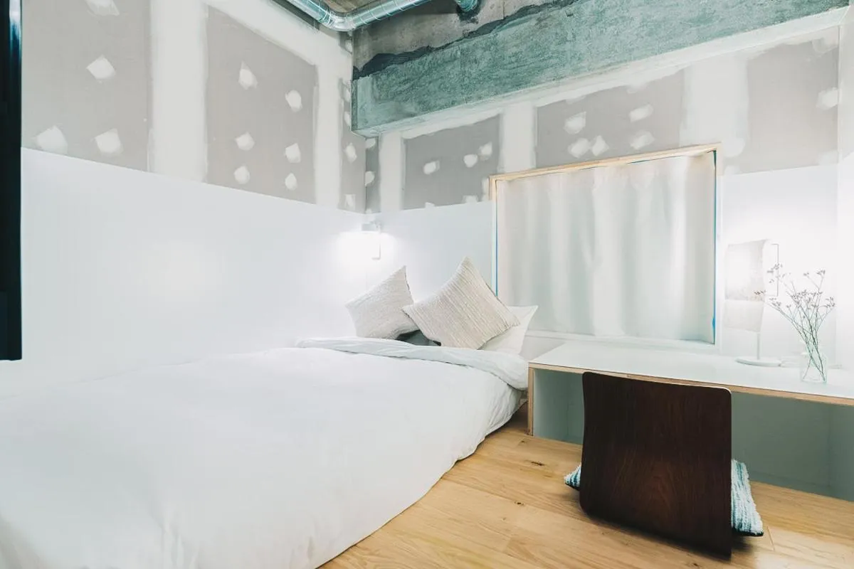 Shower, Bed in Of Hotel