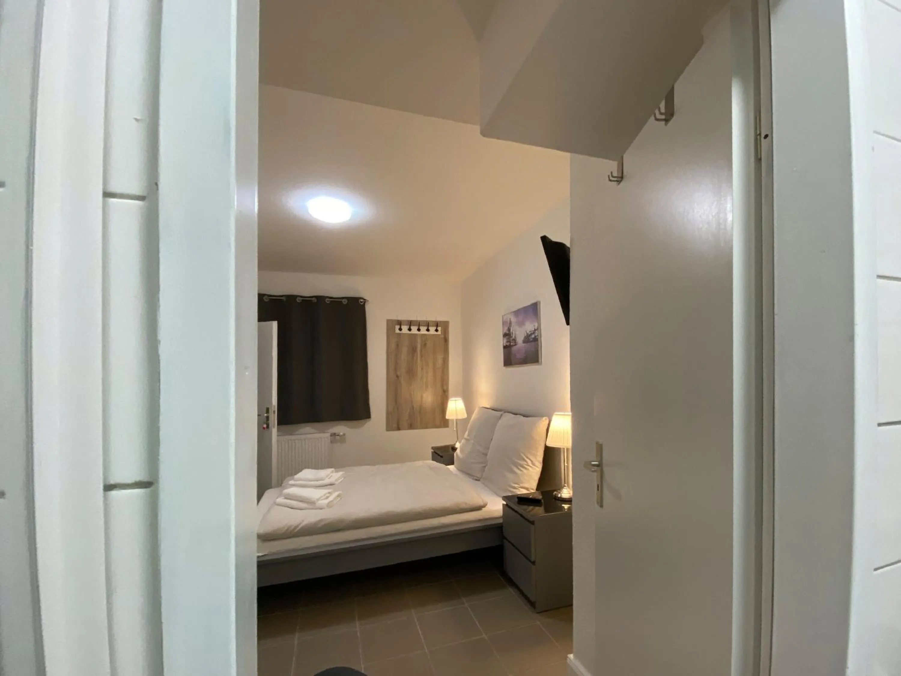 Photo of the whole room, Bed in Sleep In Hamburg Kajüten