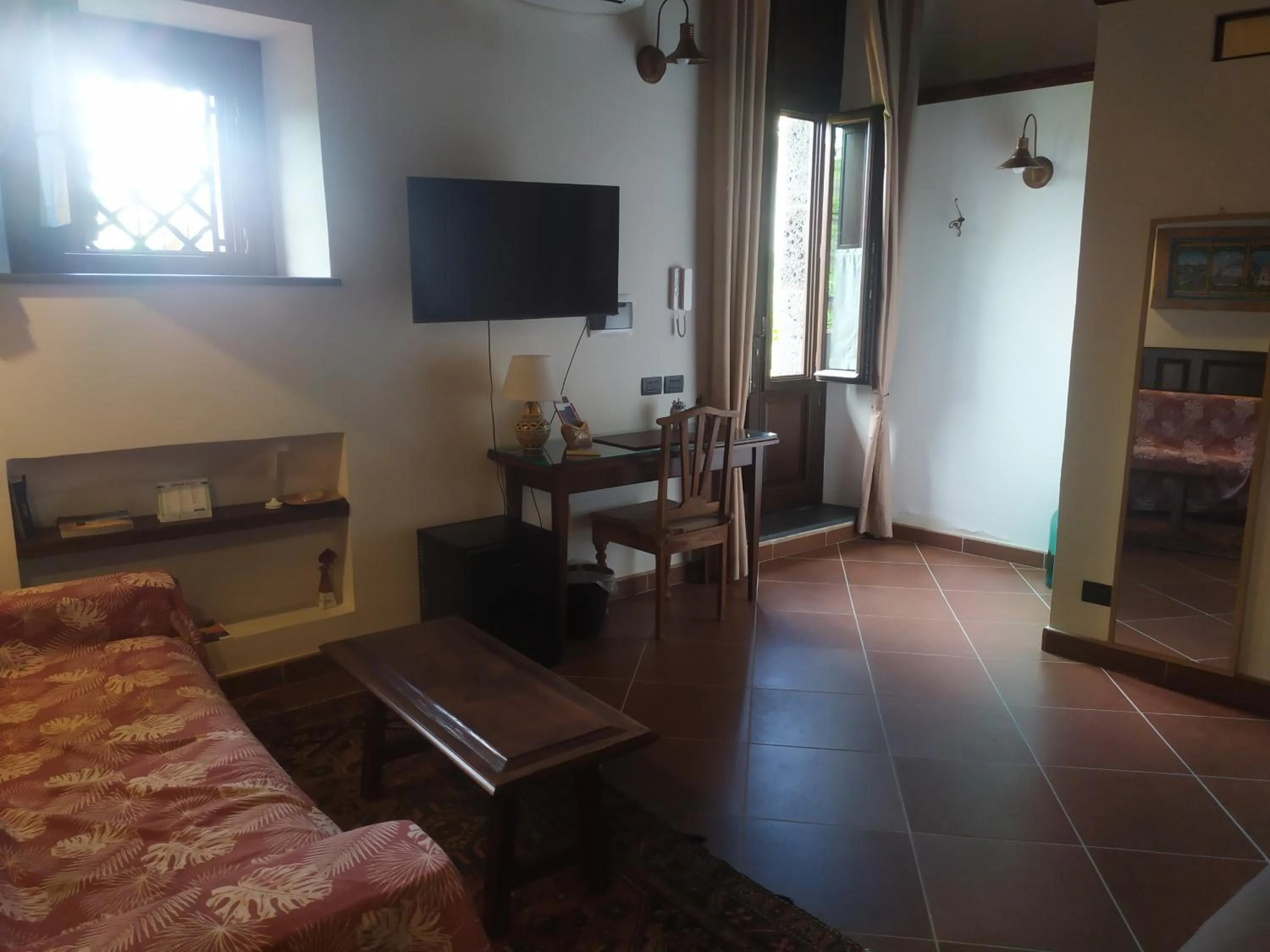 Photo of the whole room in Il Giardino di Galatea