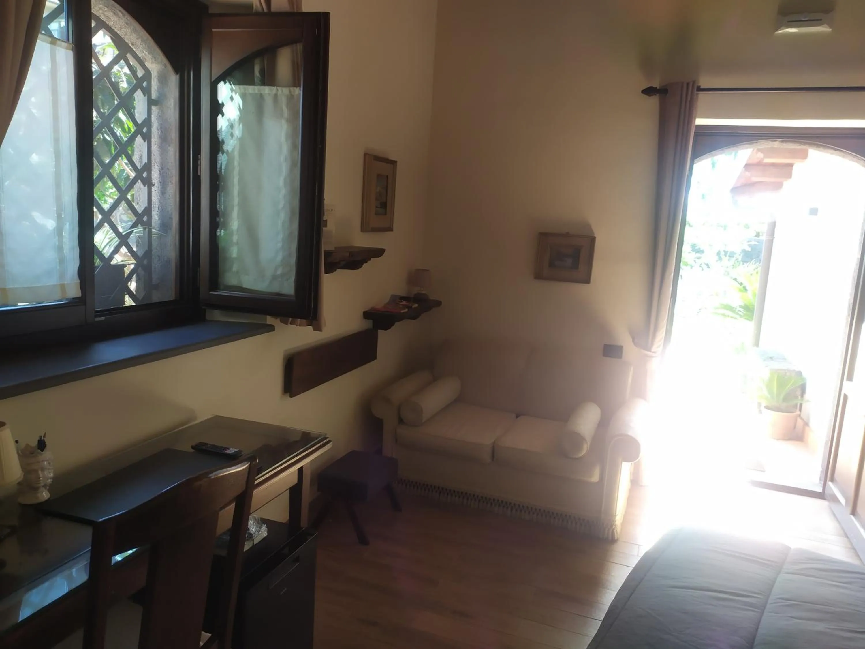 Seating area in Il Giardino di Galatea