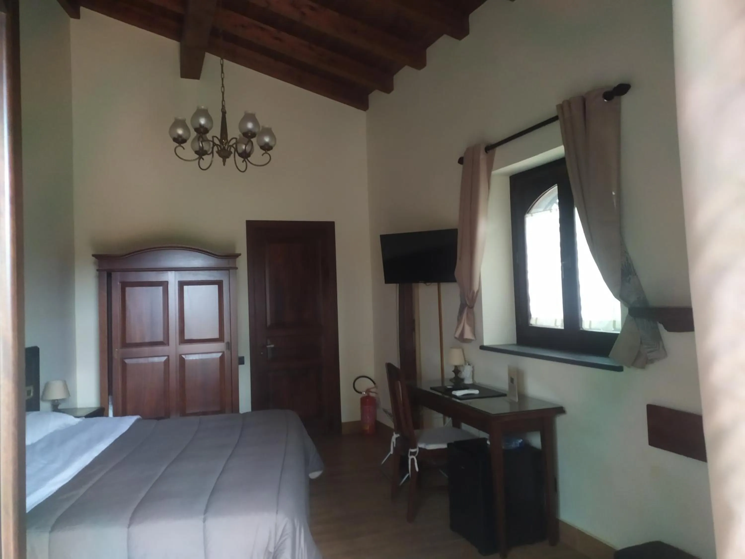 Photo of the whole room, Bed in Il Giardino di Galatea