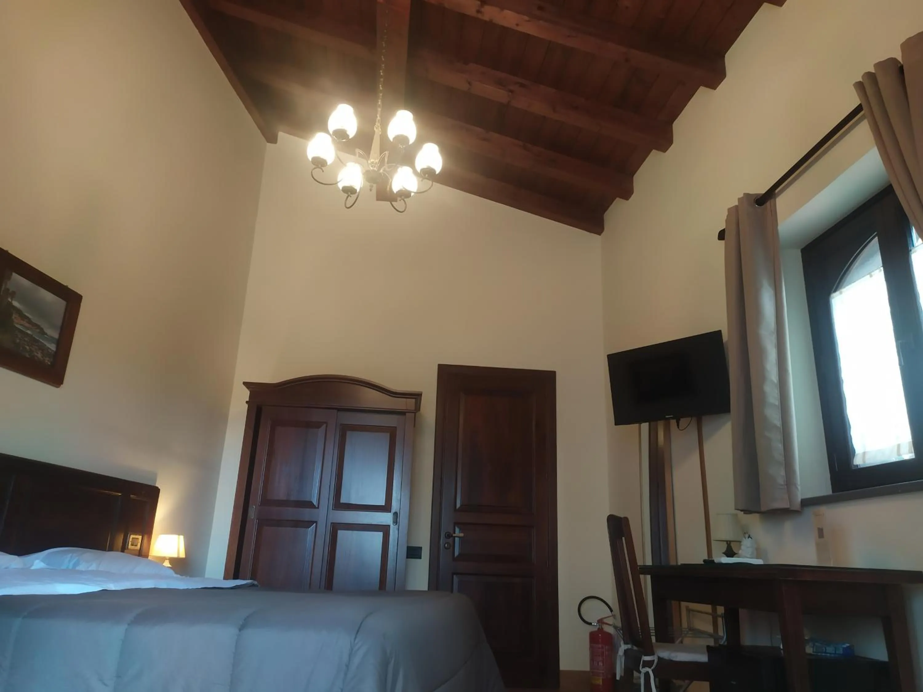 Photo of the whole room, Bed in Il Giardino di Galatea