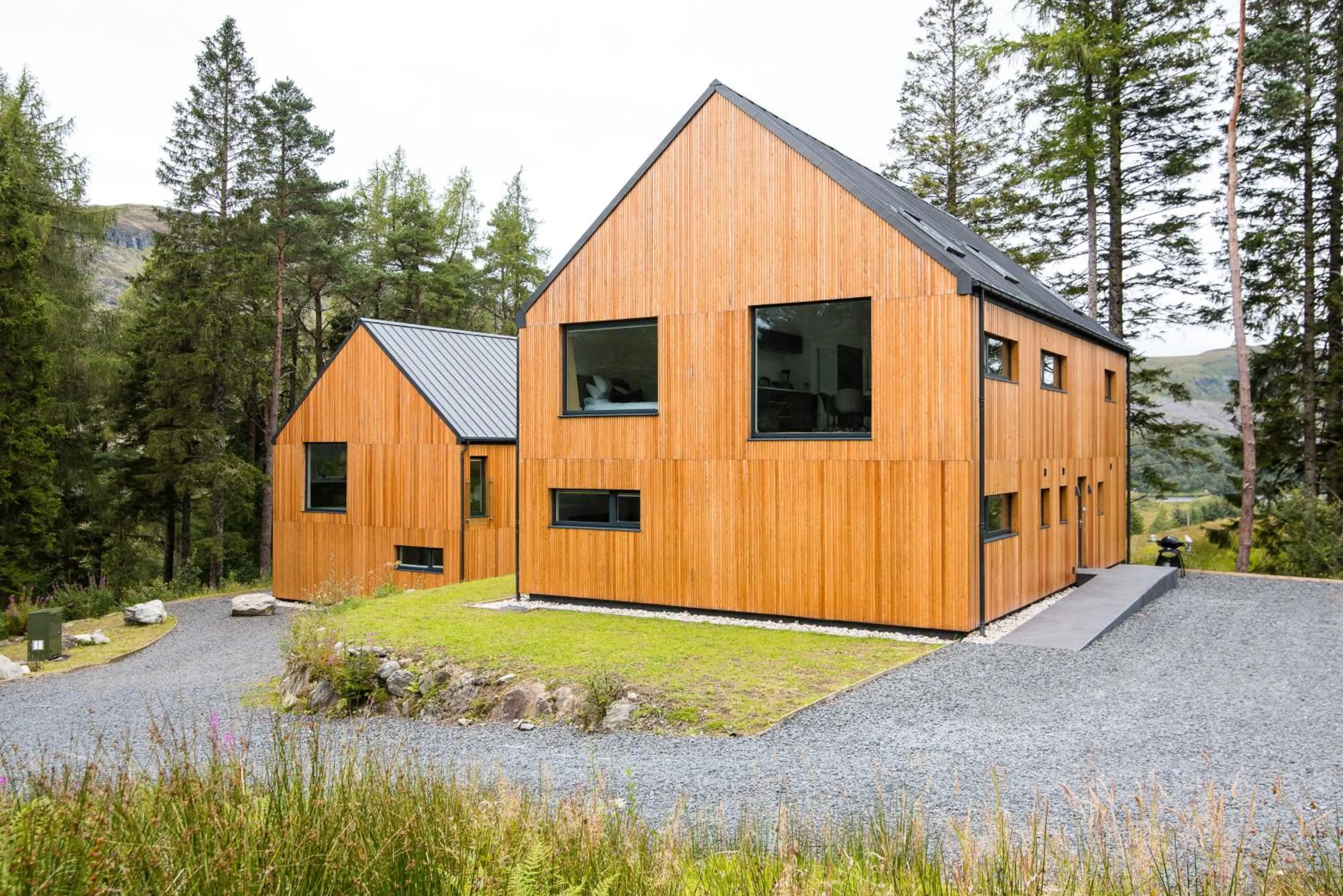 Property building in Portnellan