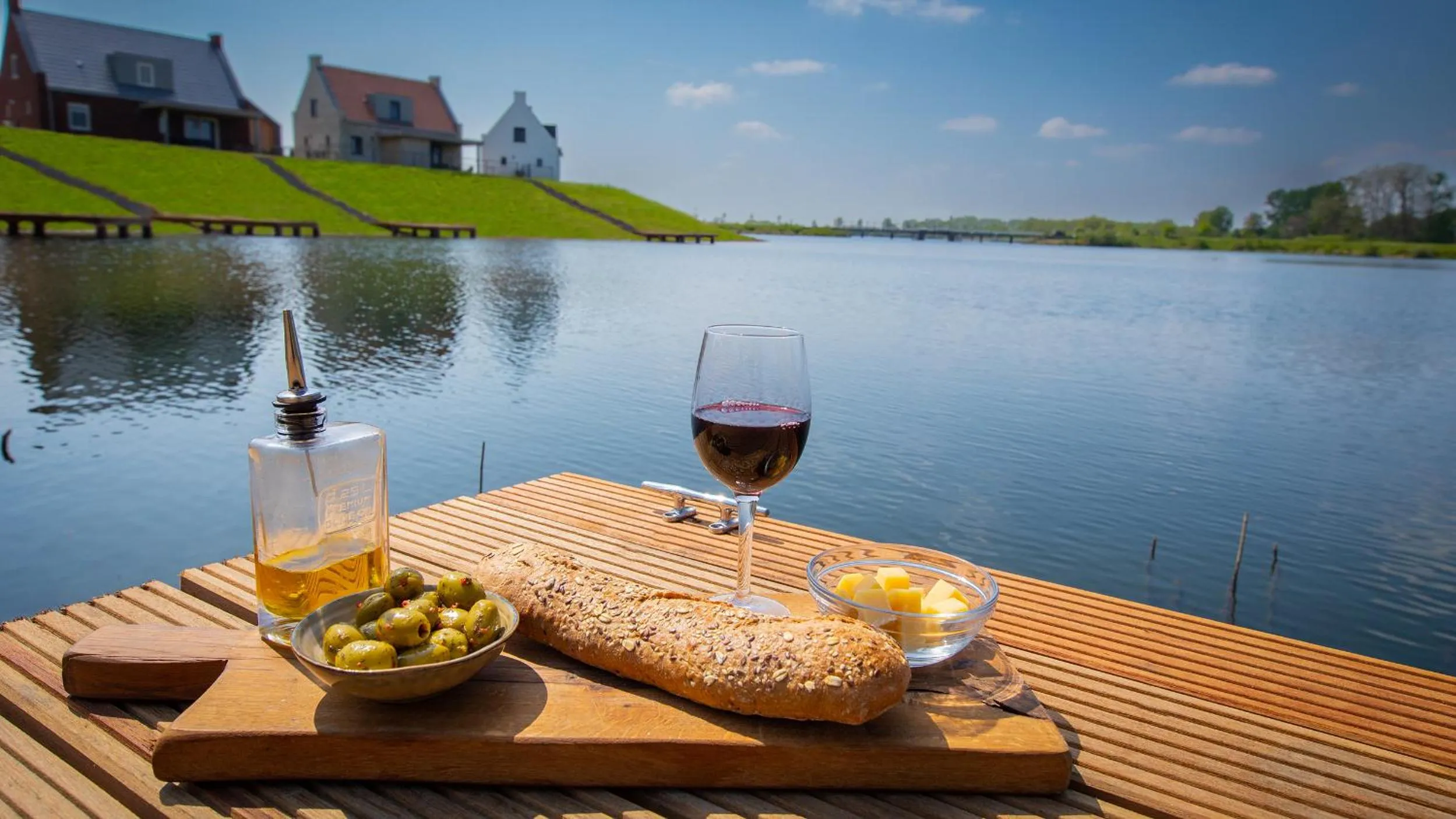 Natural landscape in Parc Maasresidence Thorn