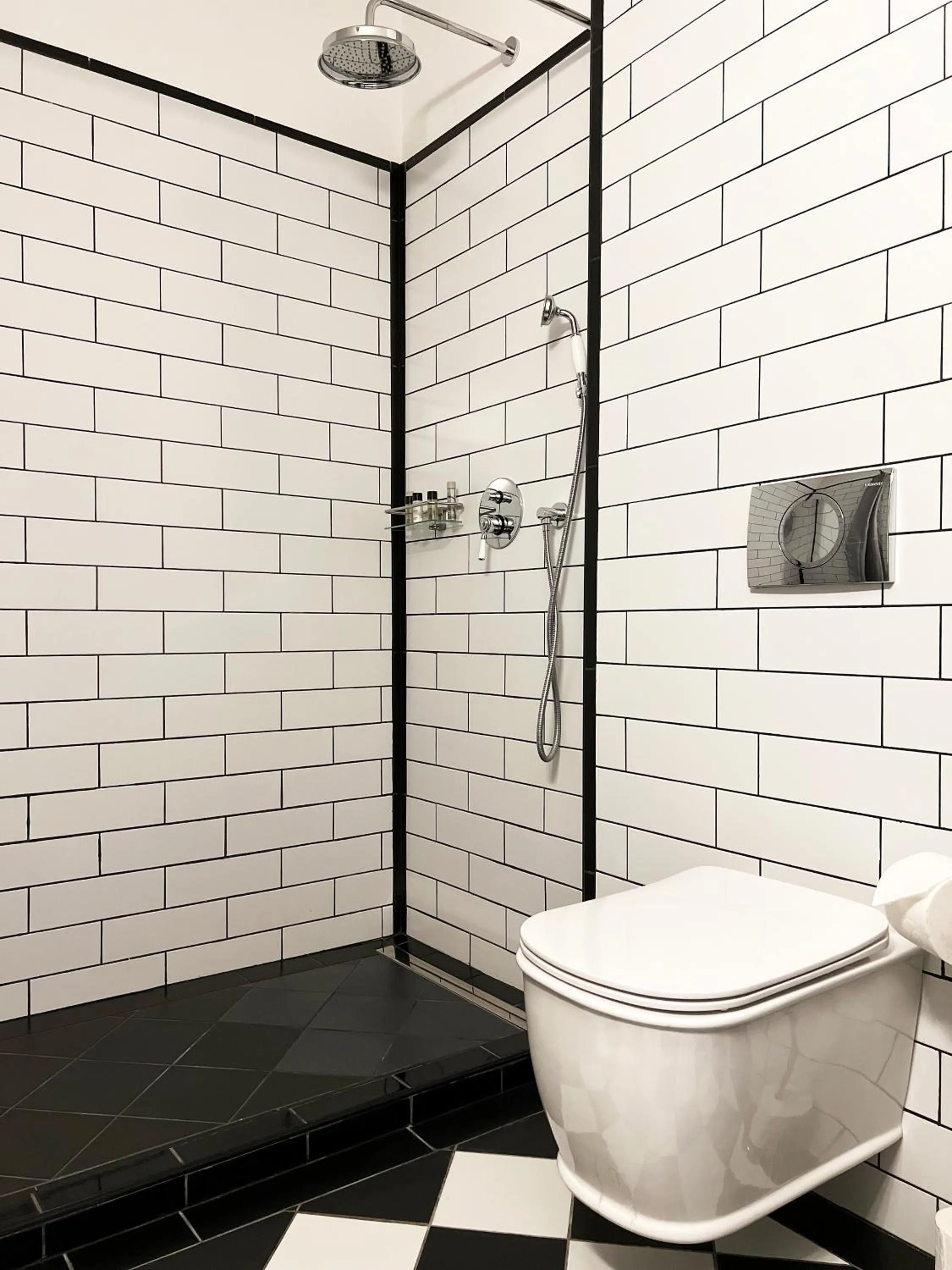 Bathroom in Rumor Rooms