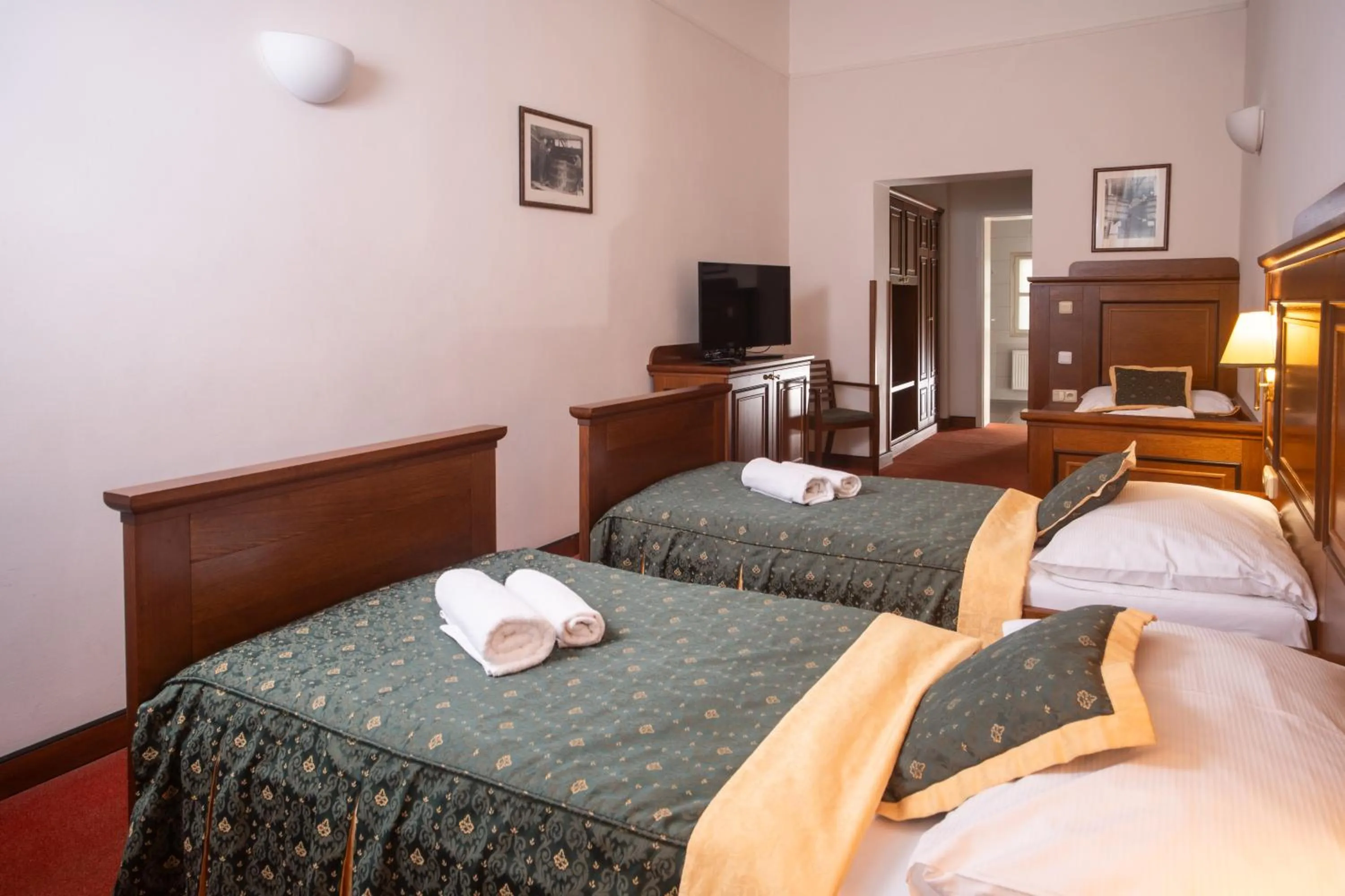 Bedroom, Bed in U Medvidku-Brewery Hotel