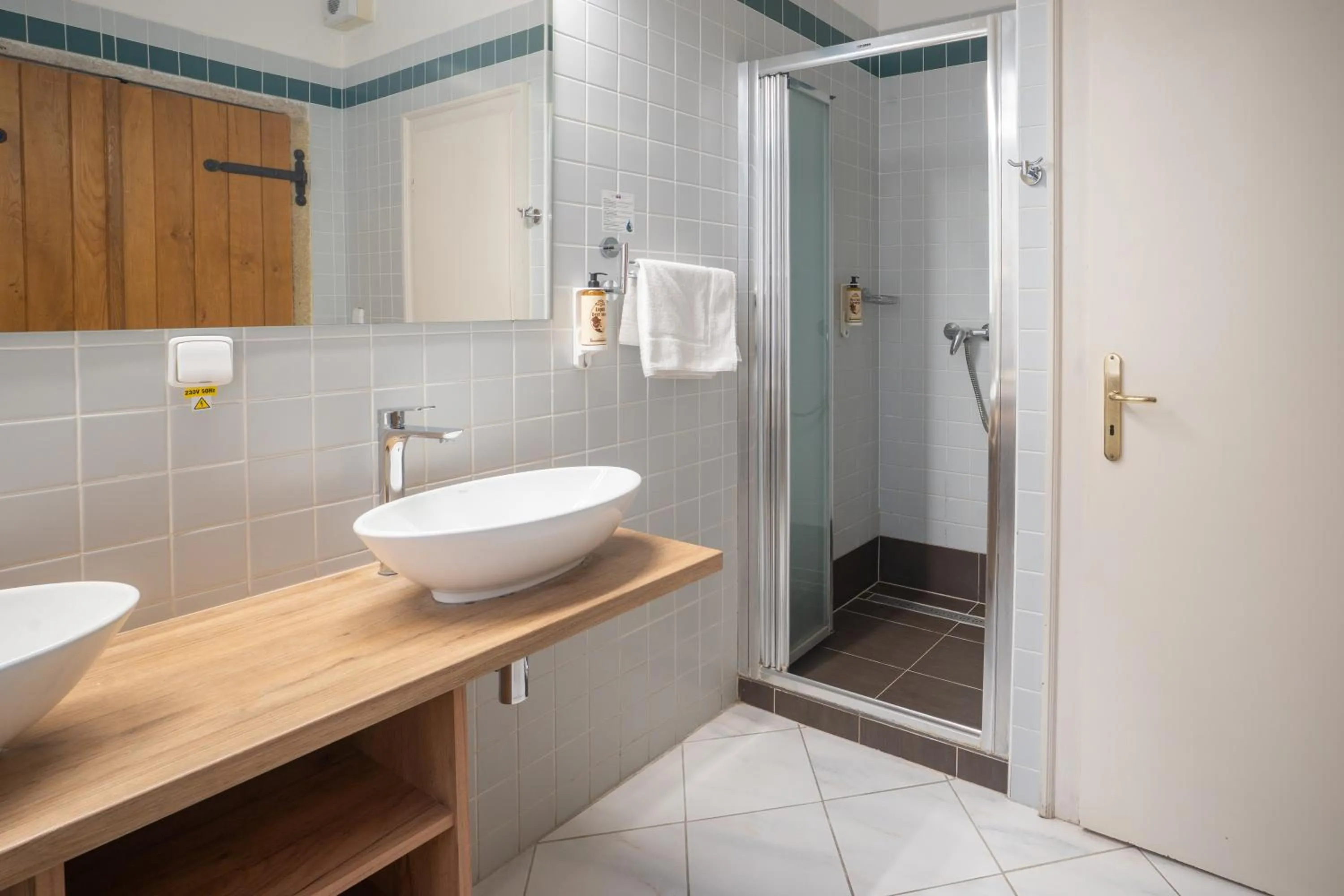 Bathroom in U Medvidku-Brewery Hotel