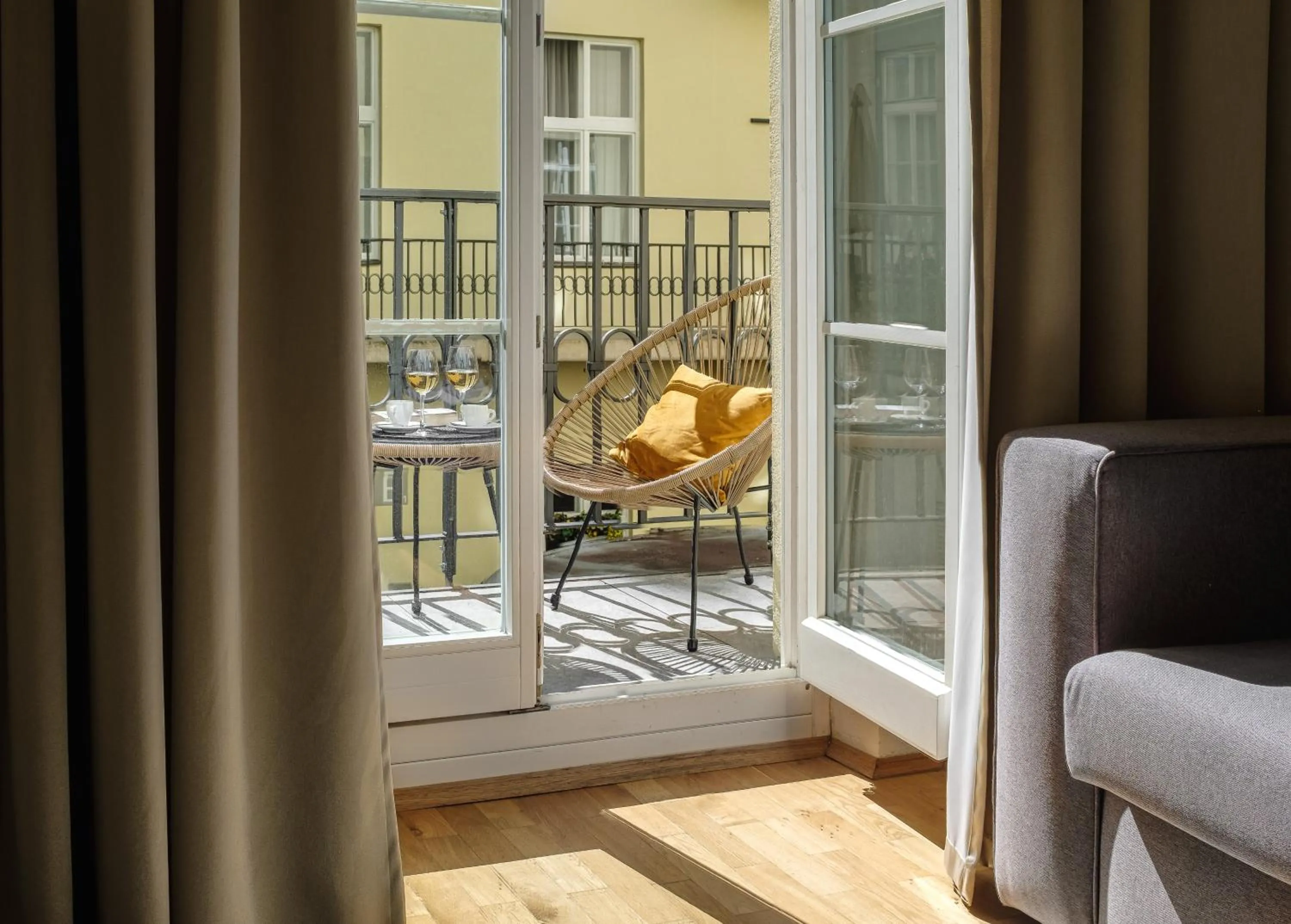 Balcony/Terrace in VN48 Suites by Adrez