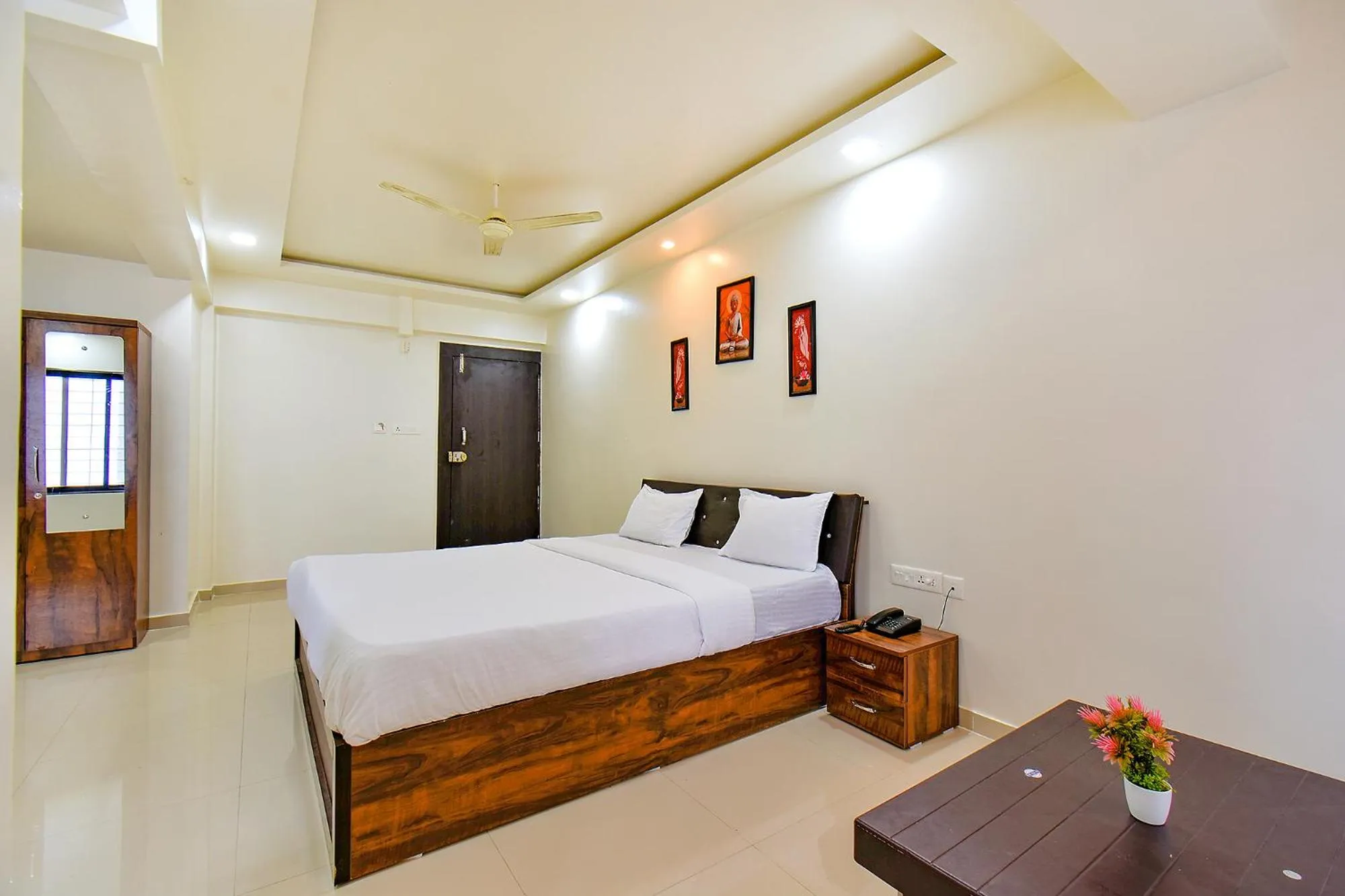 Bed in FabHotel White House - Nr Sinhagad speciality Hospital