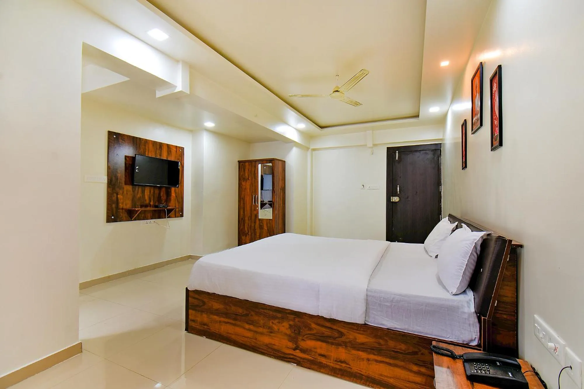 Bed in FabHotel White House - Nr Sinhagad speciality Hospital